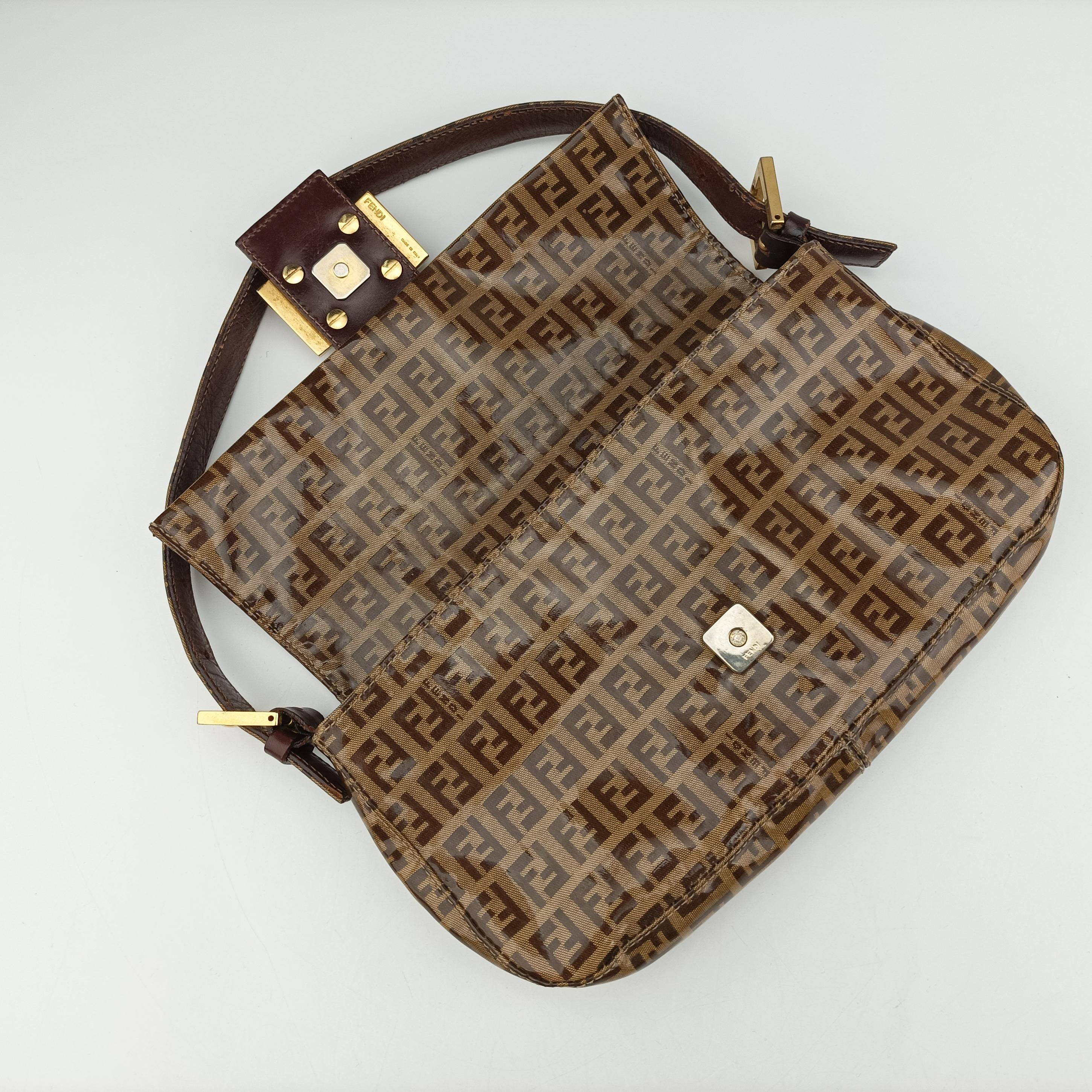 Pre-owned Fendi Mamma Baguette Brown Patent Leather 33492 shoulderbag | stylenewstar