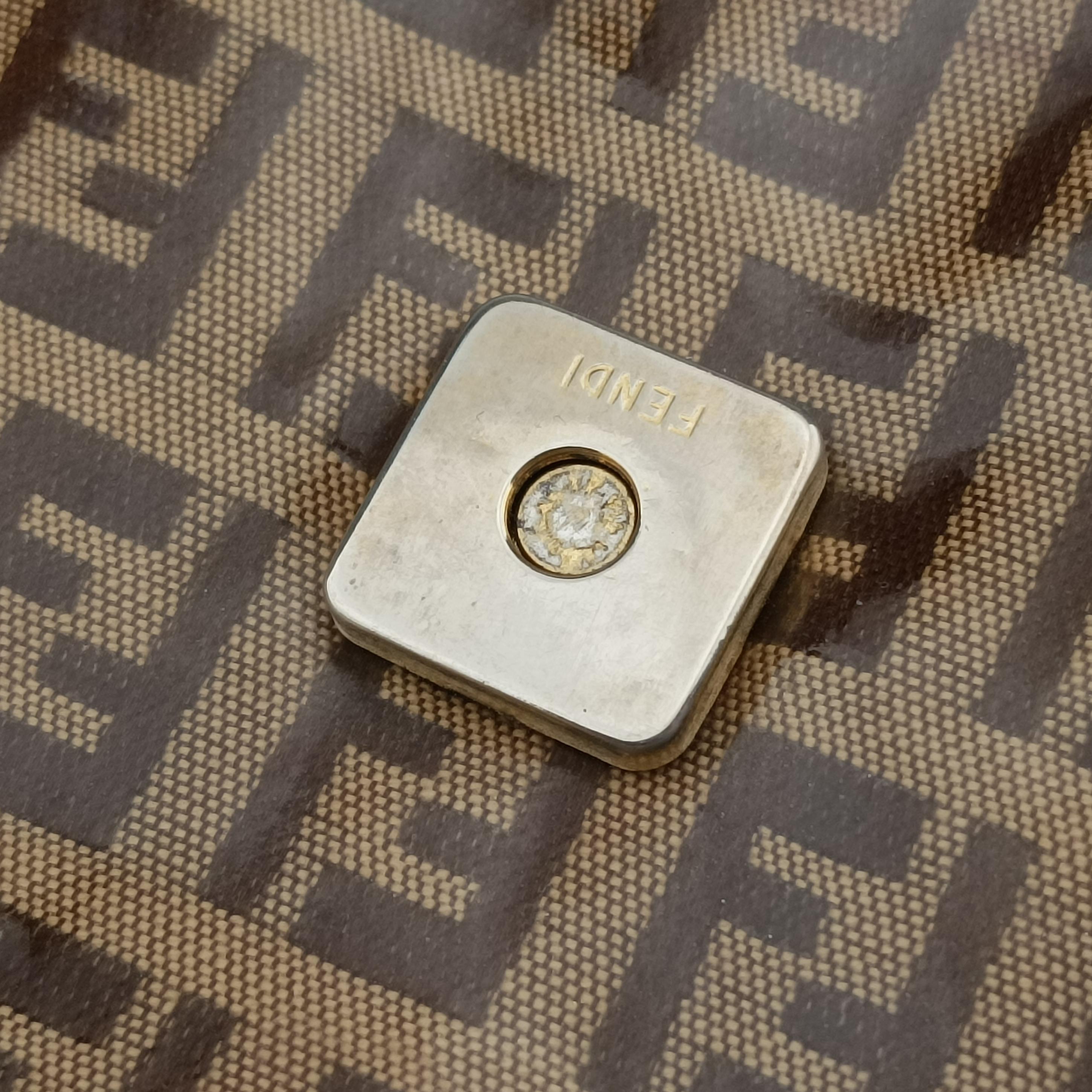 Pre-owned Fendi Mamma Baguette Brown Patent Leather 33492 shoulderbag | stylenewstar