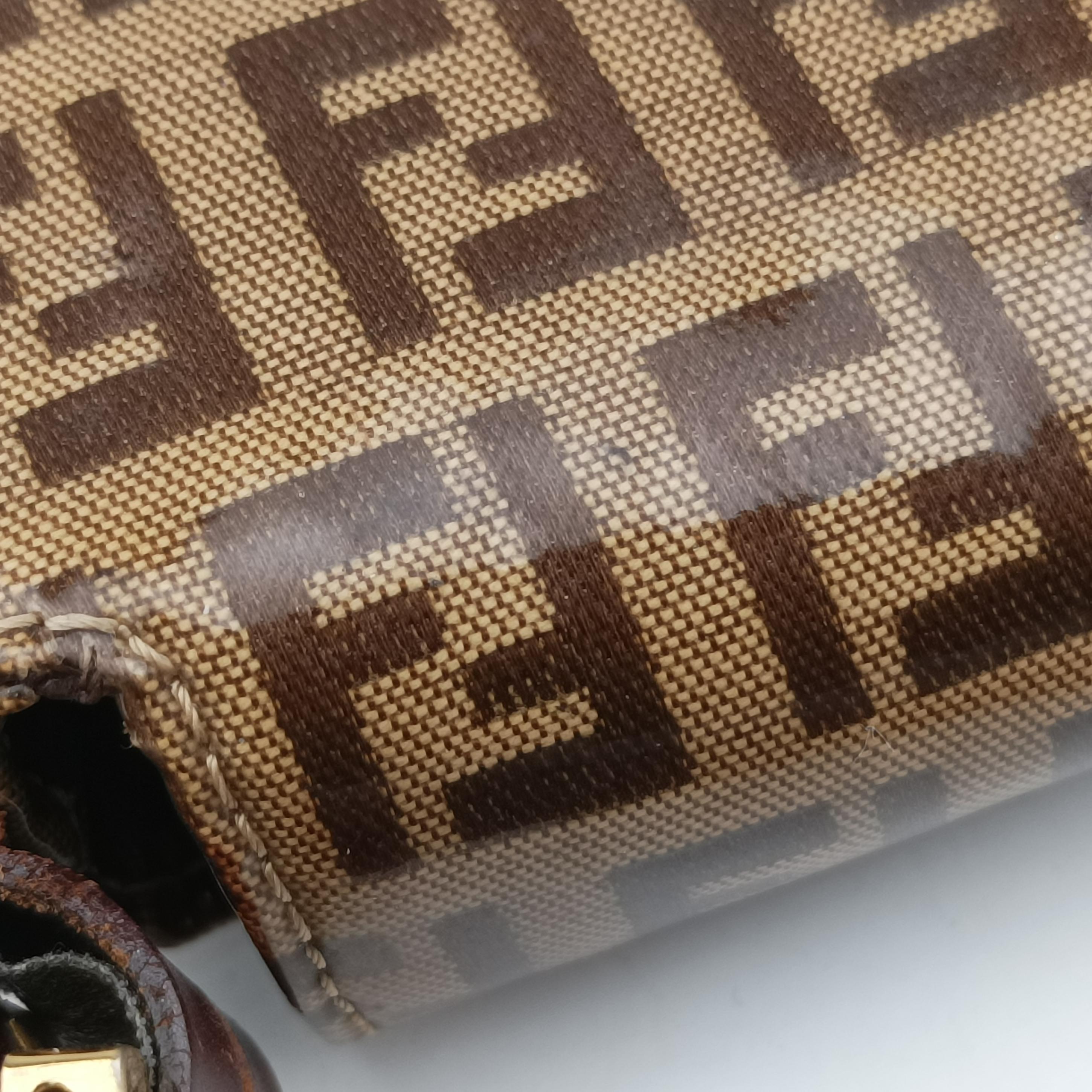 Pre-owned Fendi Mamma Baguette Brown Patent Leather 33492 shoulderbag | stylenewstar