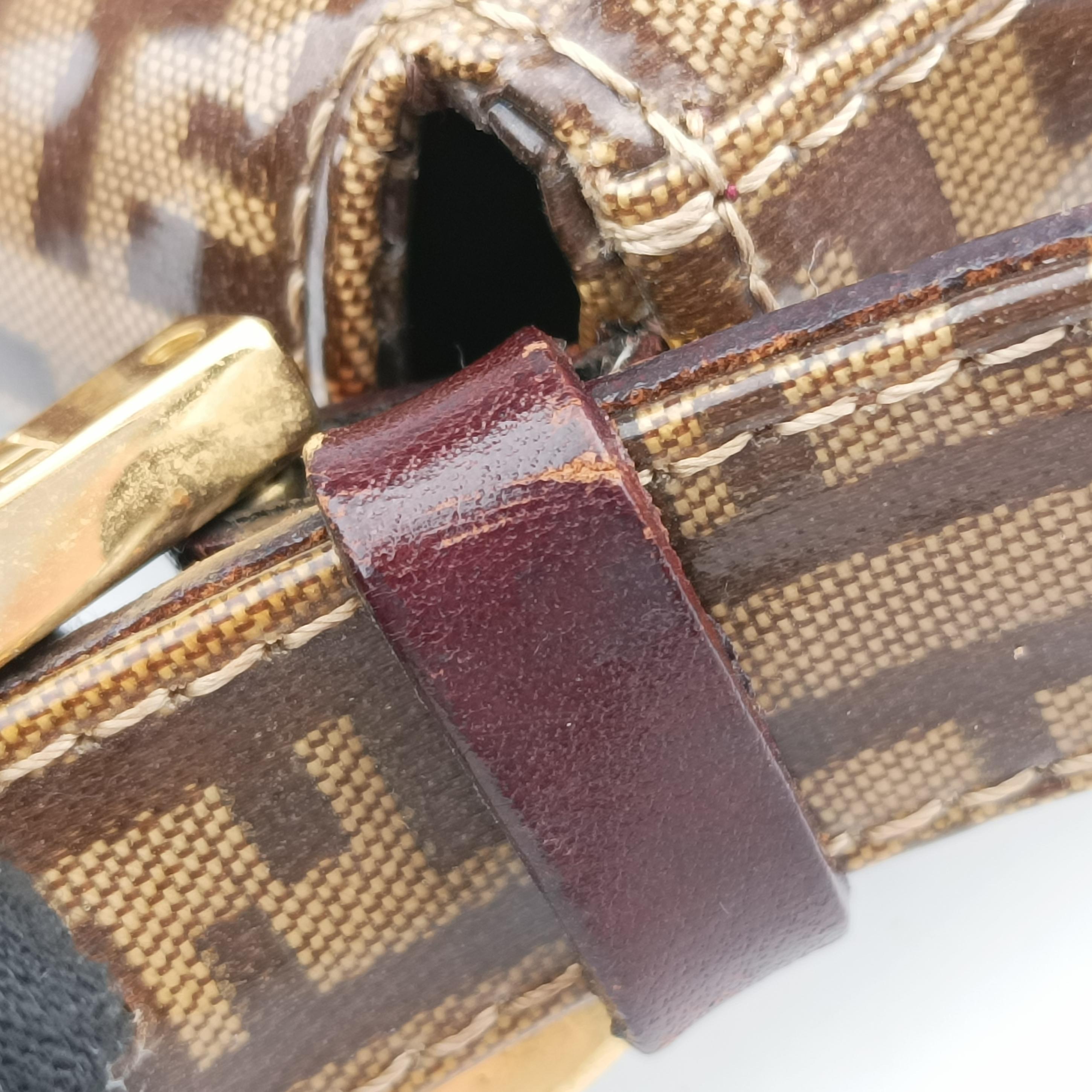 Pre-owned Fendi Mamma Baguette Brown Patent Leather 33492 shoulderbag | stylenewstar