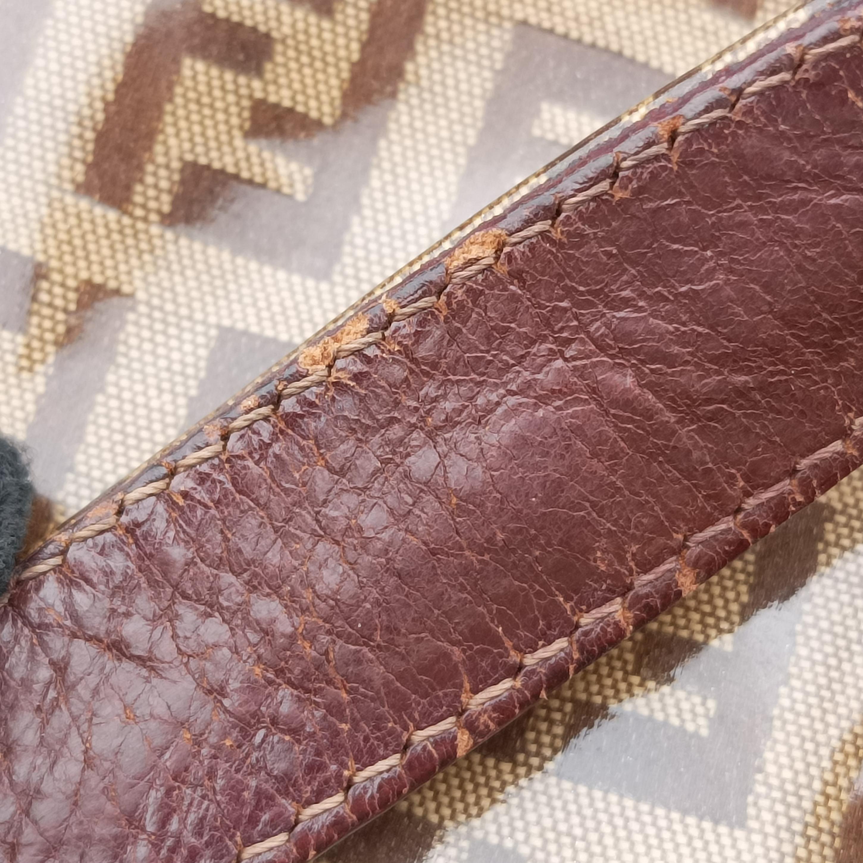 Pre-owned Fendi Mamma Baguette Brown Patent Leather 33492 shoulderbag | stylenewstar