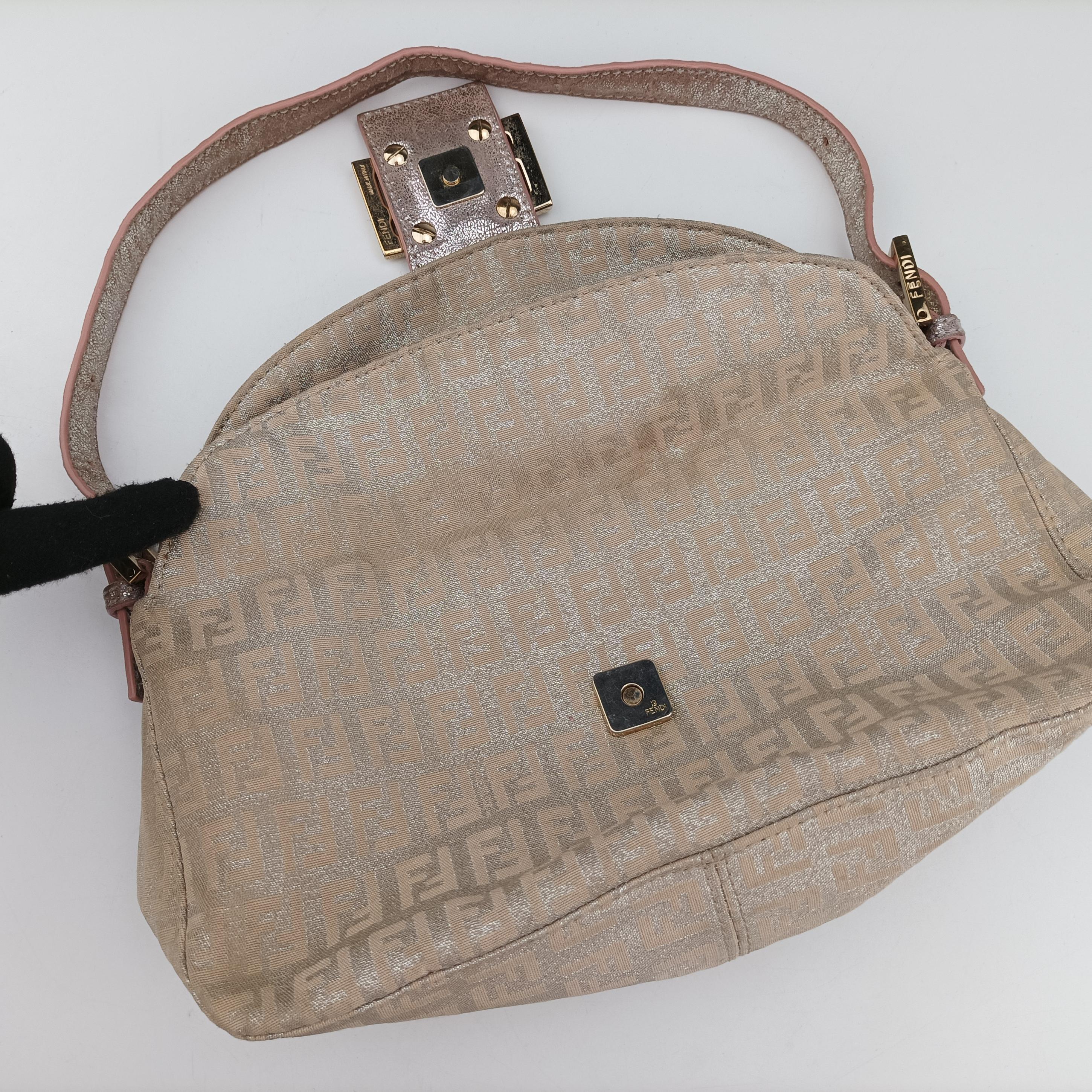 Pre-owned Fendi Mamma Baguette Pink×beige Canvas 8BR003 shoulderbag | stylenewstar