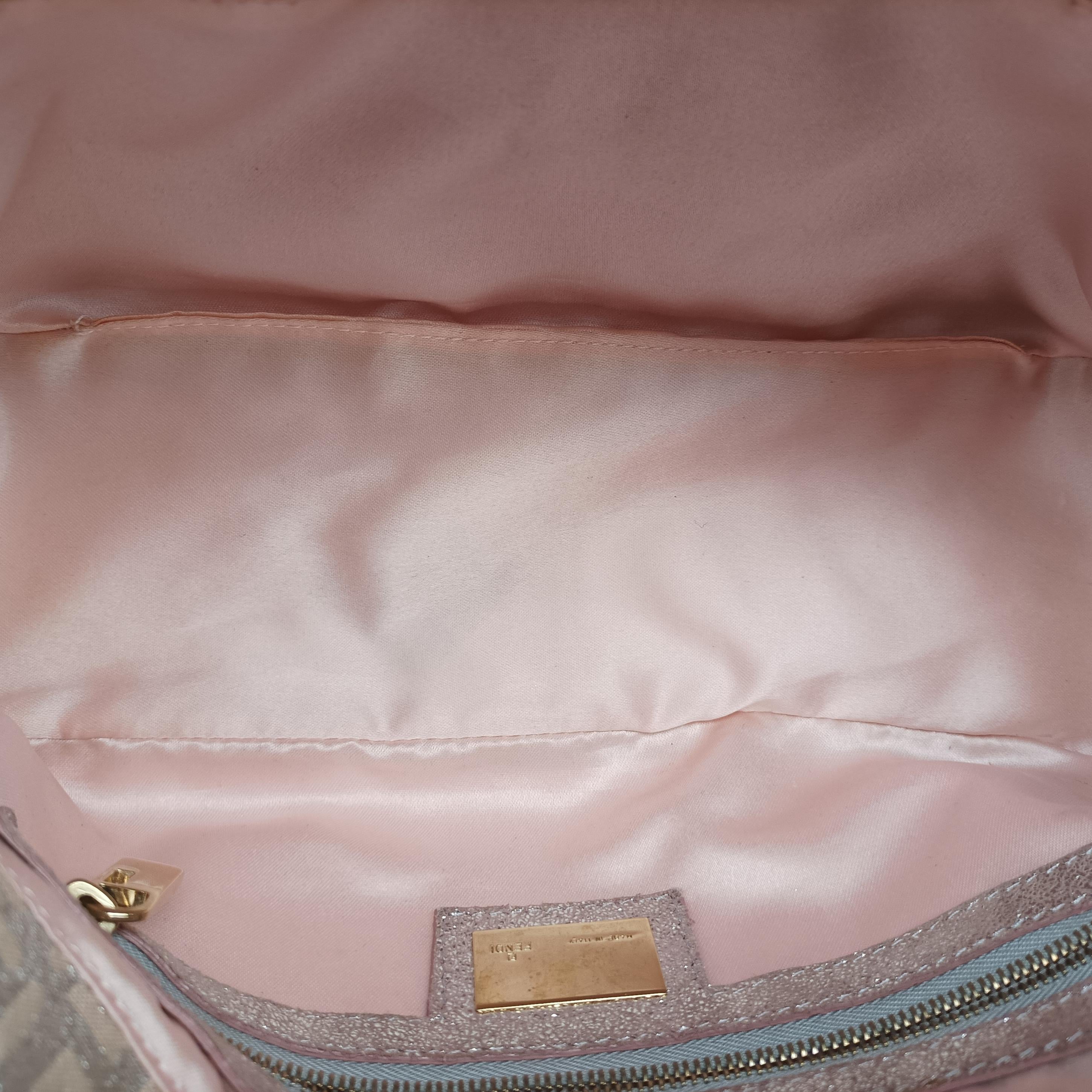 Pre-owned Fendi Mamma Baguette Pink×beige Canvas 8BR003 shoulderbag | stylenewstar