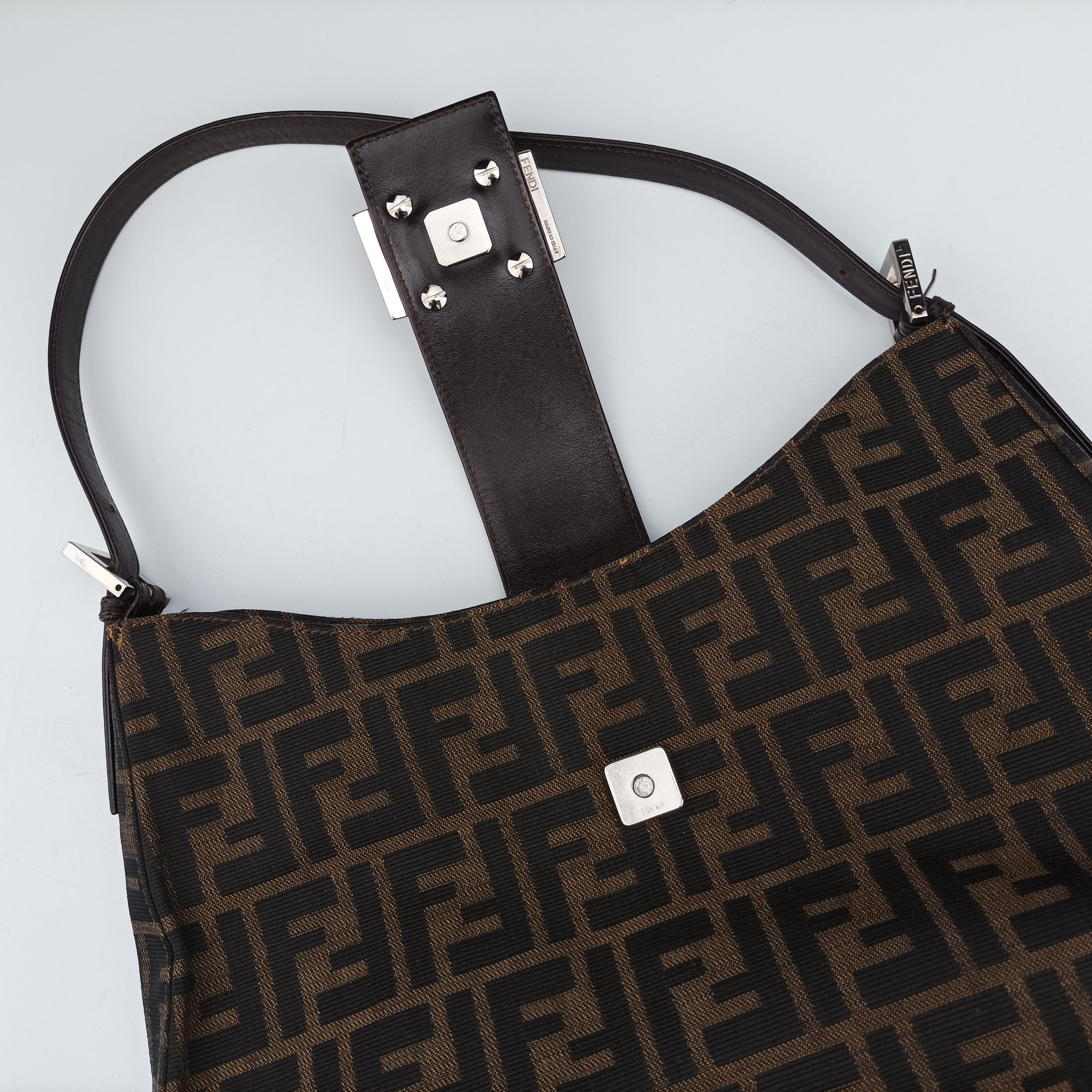 Pre-owned Fendi Baguette Brown canvas 091611 shoulderbag | stylenewstar