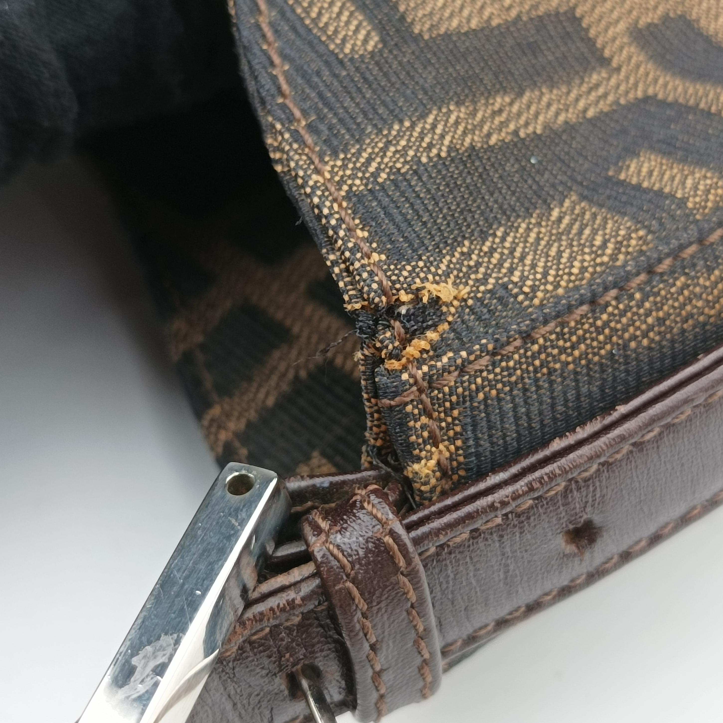 Pre-owned Fendi Baguette Brown canvas 091611 shoulderbag | stylenewstar