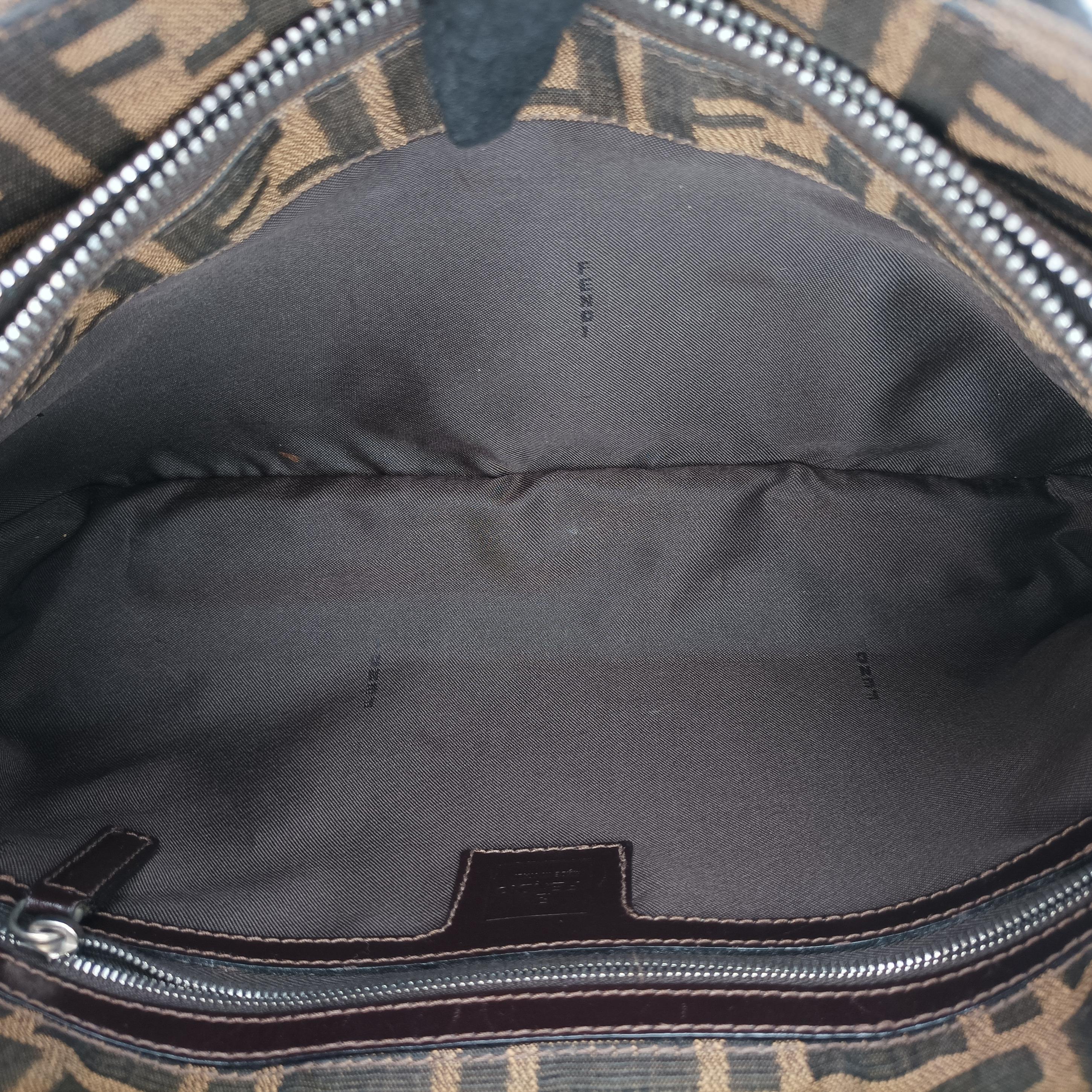 Pre-owned Fendi Baguette Brown canvas 091611 shoulderbag | stylenewstar