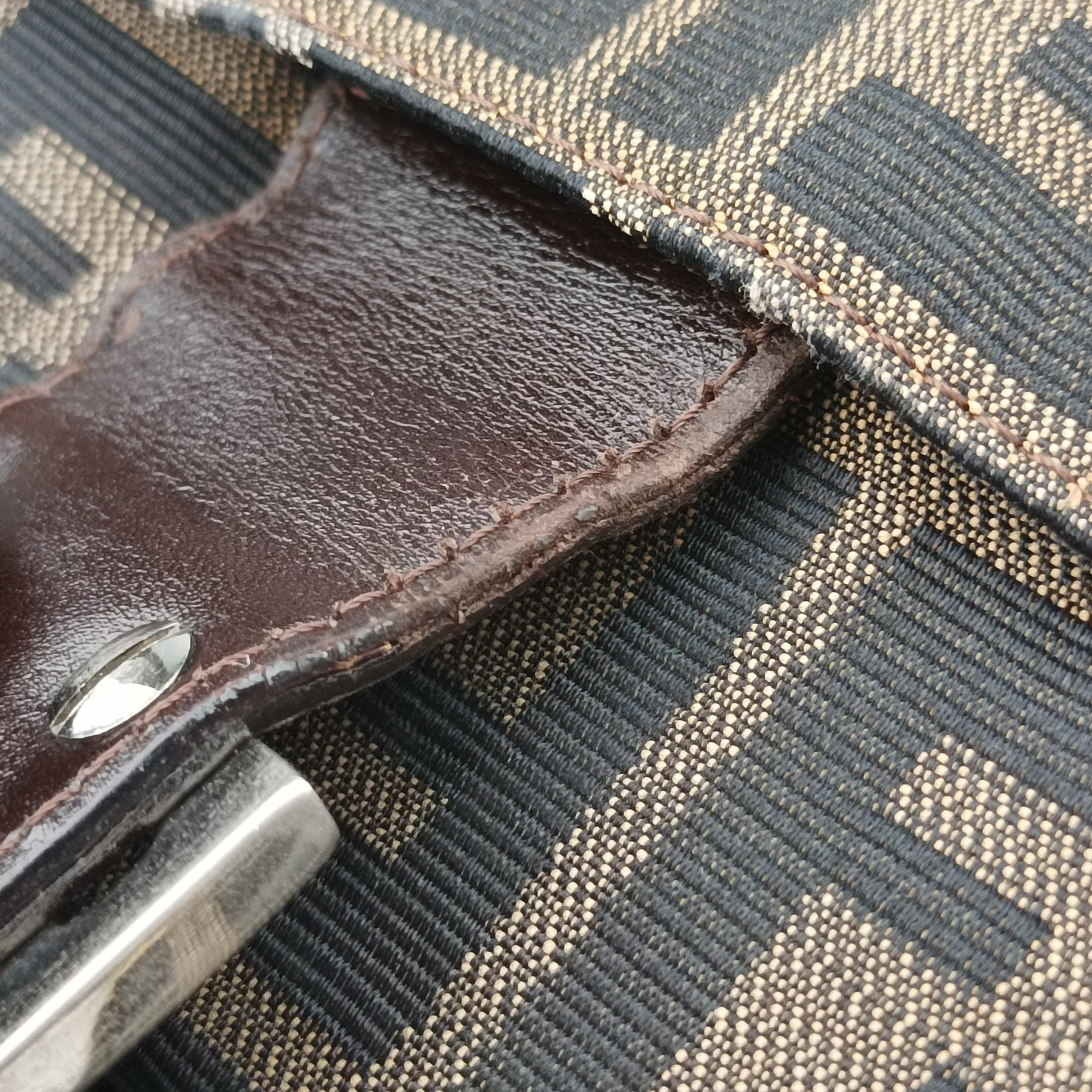 Pre-owned Fendi Zucca pattern Brown x Dark Brown fabric 222826 shoulderbag | stylenewstar