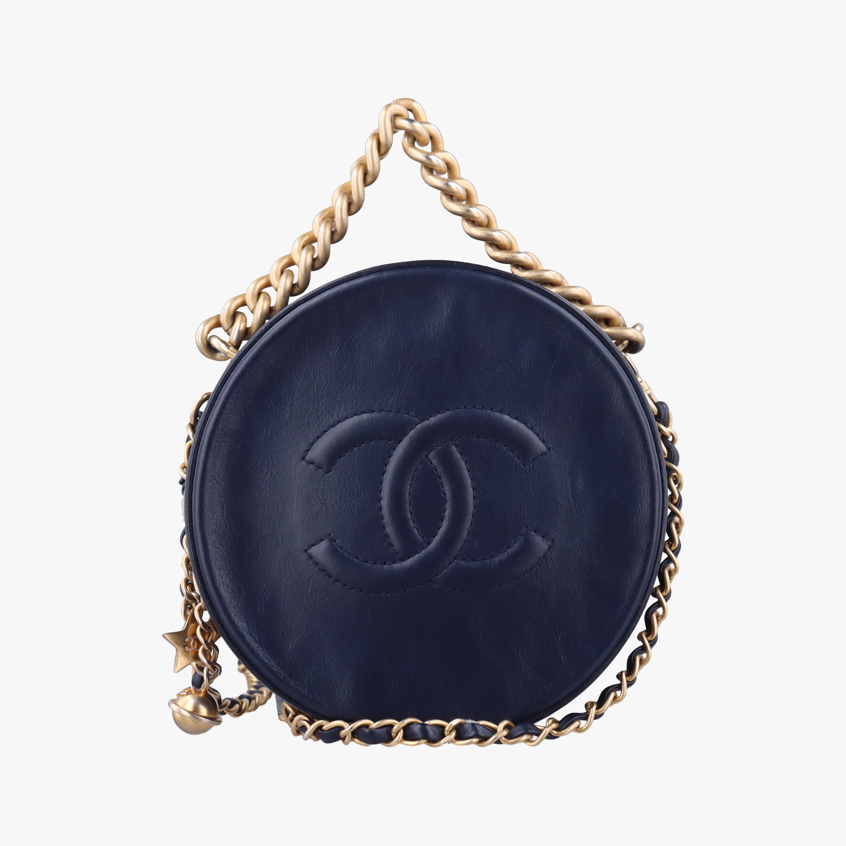 Pre-owned Chanel Round As Earth navy leather A91946 shoulderbag | stylenewstar