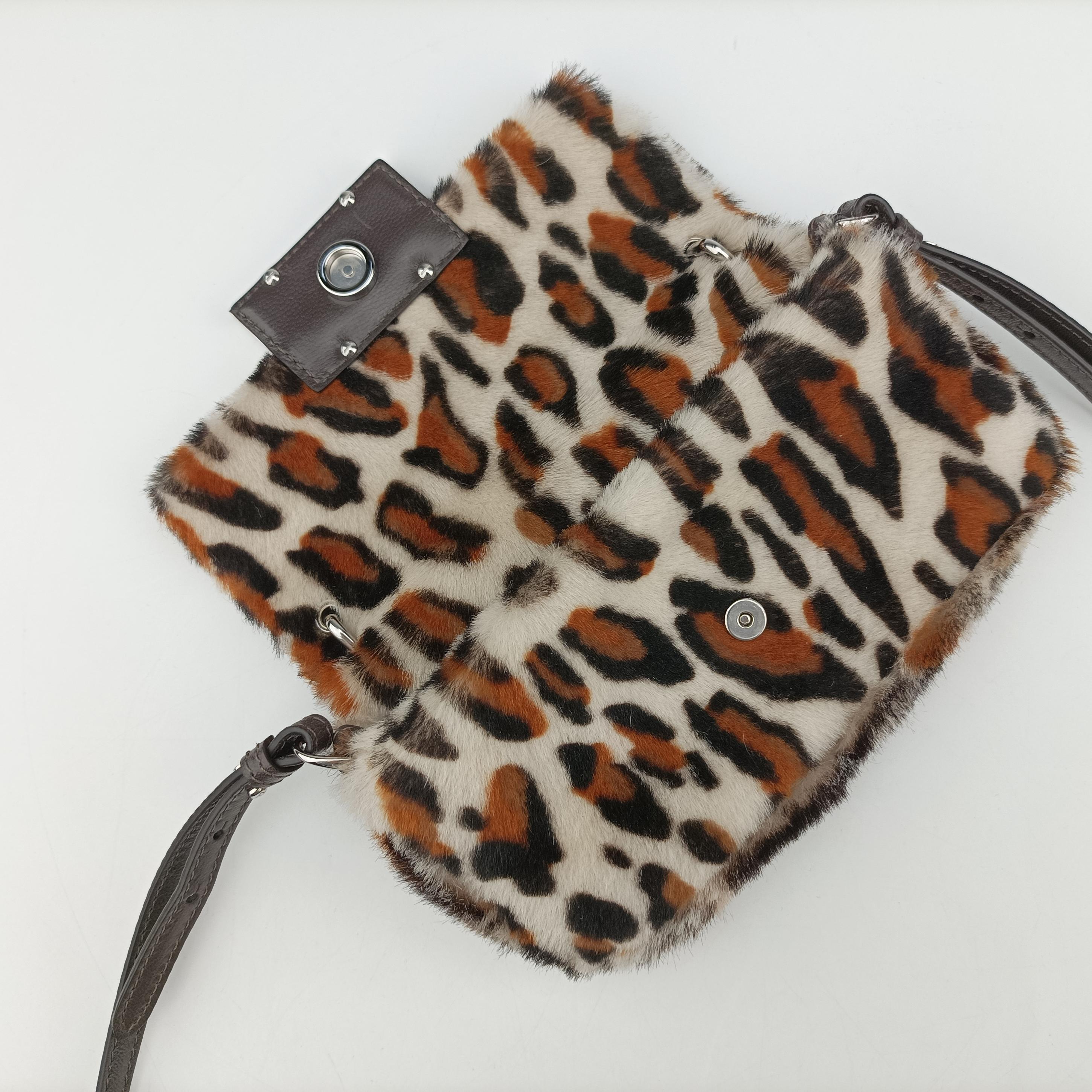 Pre-owned Fendi BAGUETTE White x Brown x Black x Multicolor ponyhair 7AS142 shoulderbag | stylenewstar