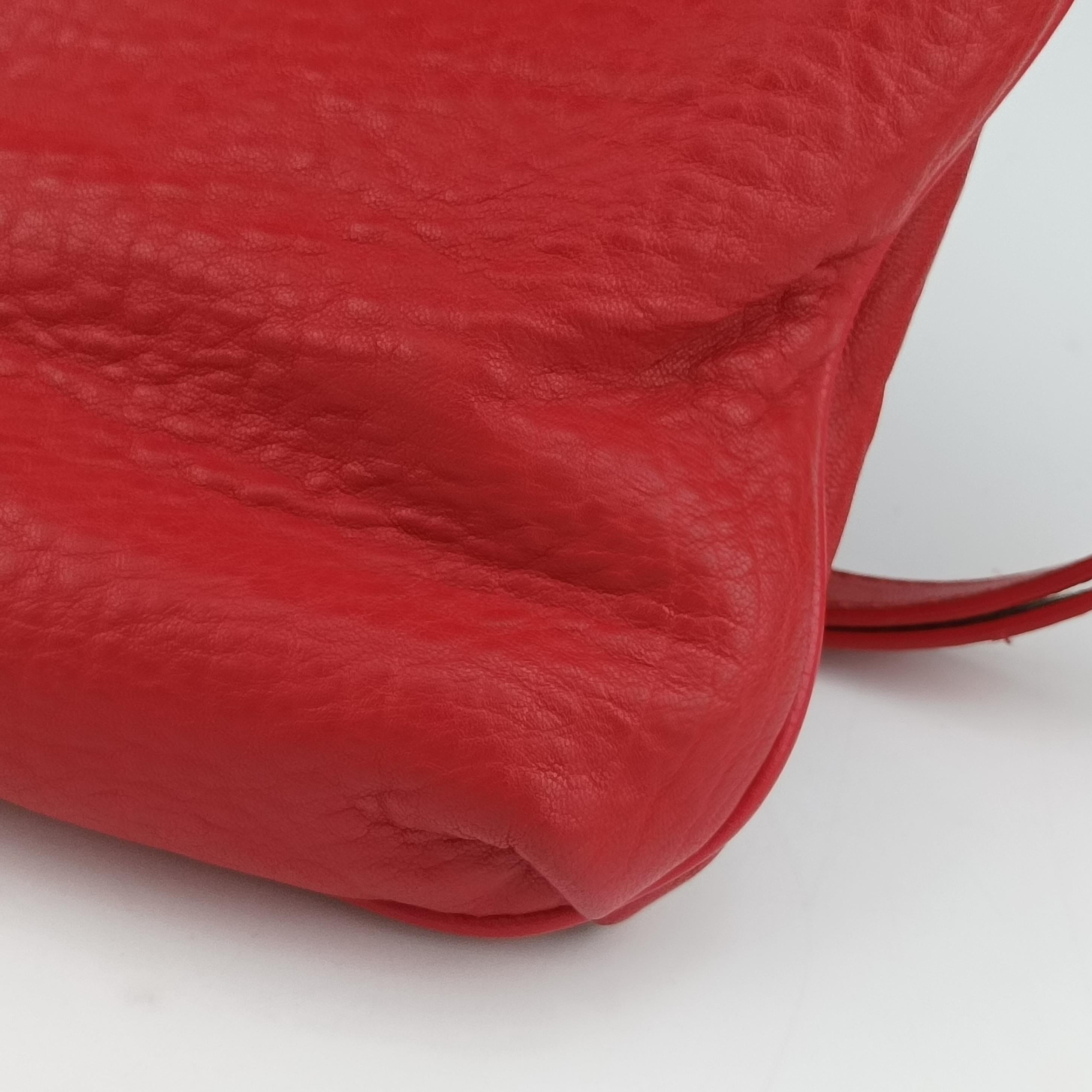 Pre-owned Fendi Mia Flap Red Leather 8BT163 shoulderbag | stylenewstar