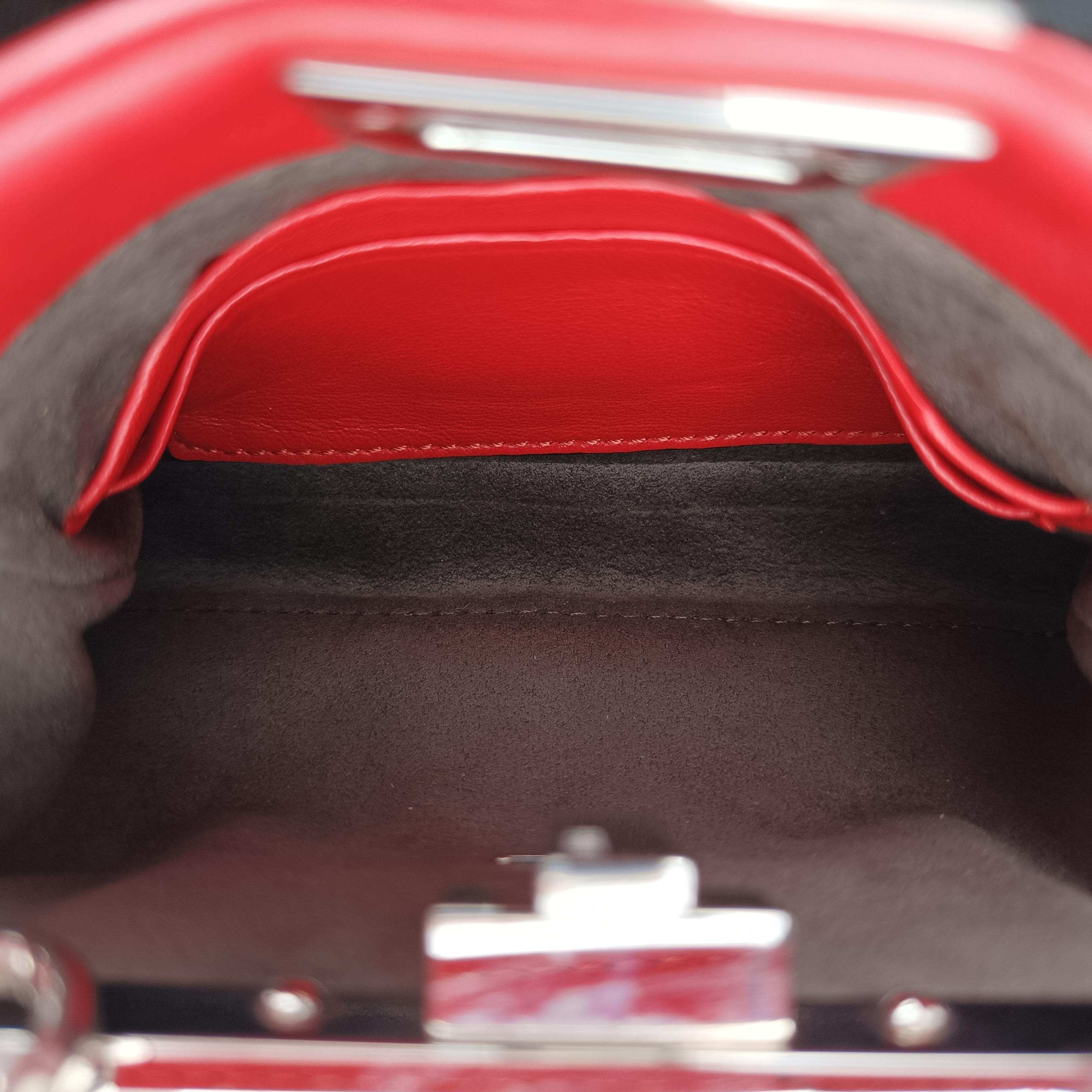 Pre-owned Fendi Micro Peekaboo Red Leather 8M0355 shoulderbag | stylenewstar