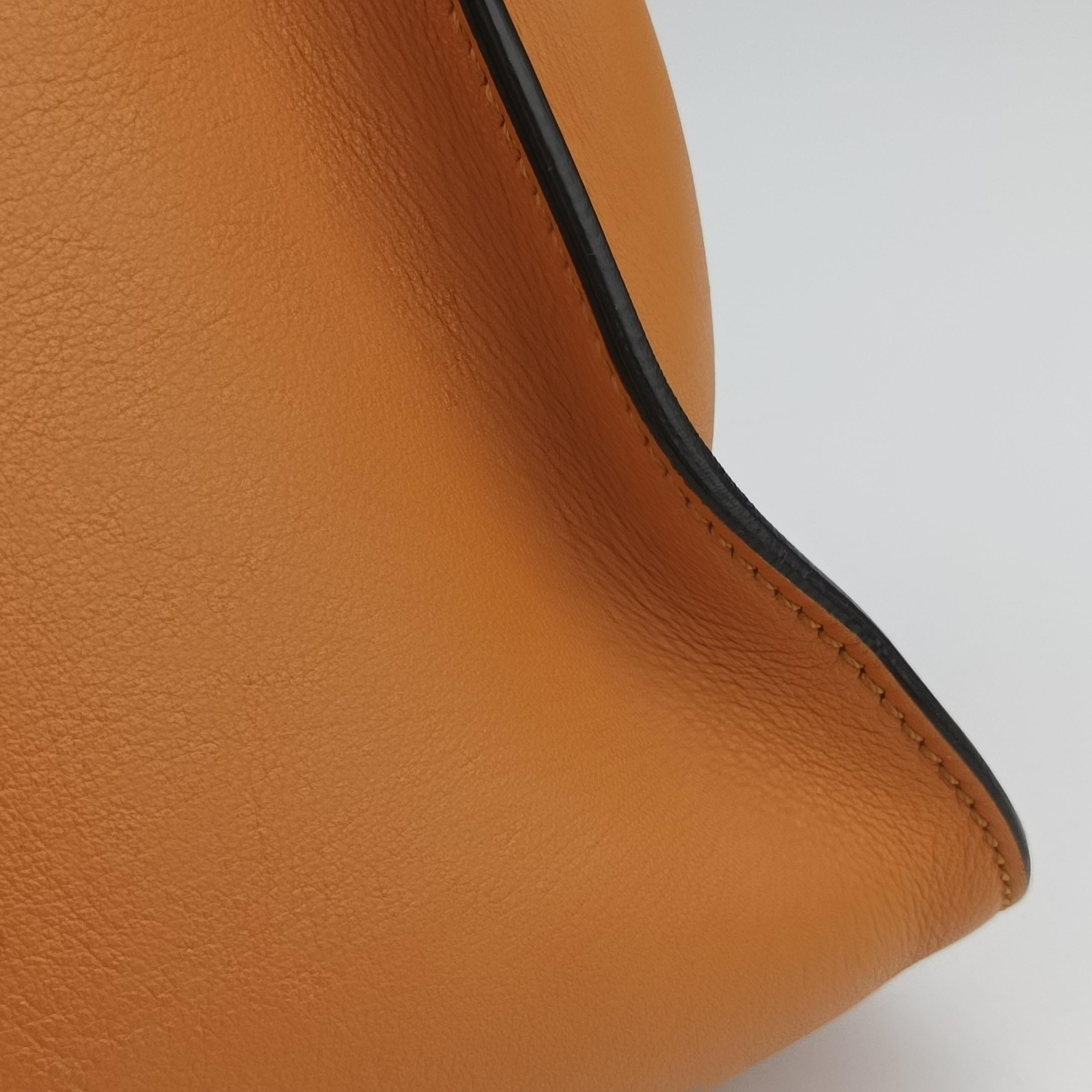 Pre-owned Fendi PEEKABOO Orange Leather 8BN290 shoulderbag | stylenewstar