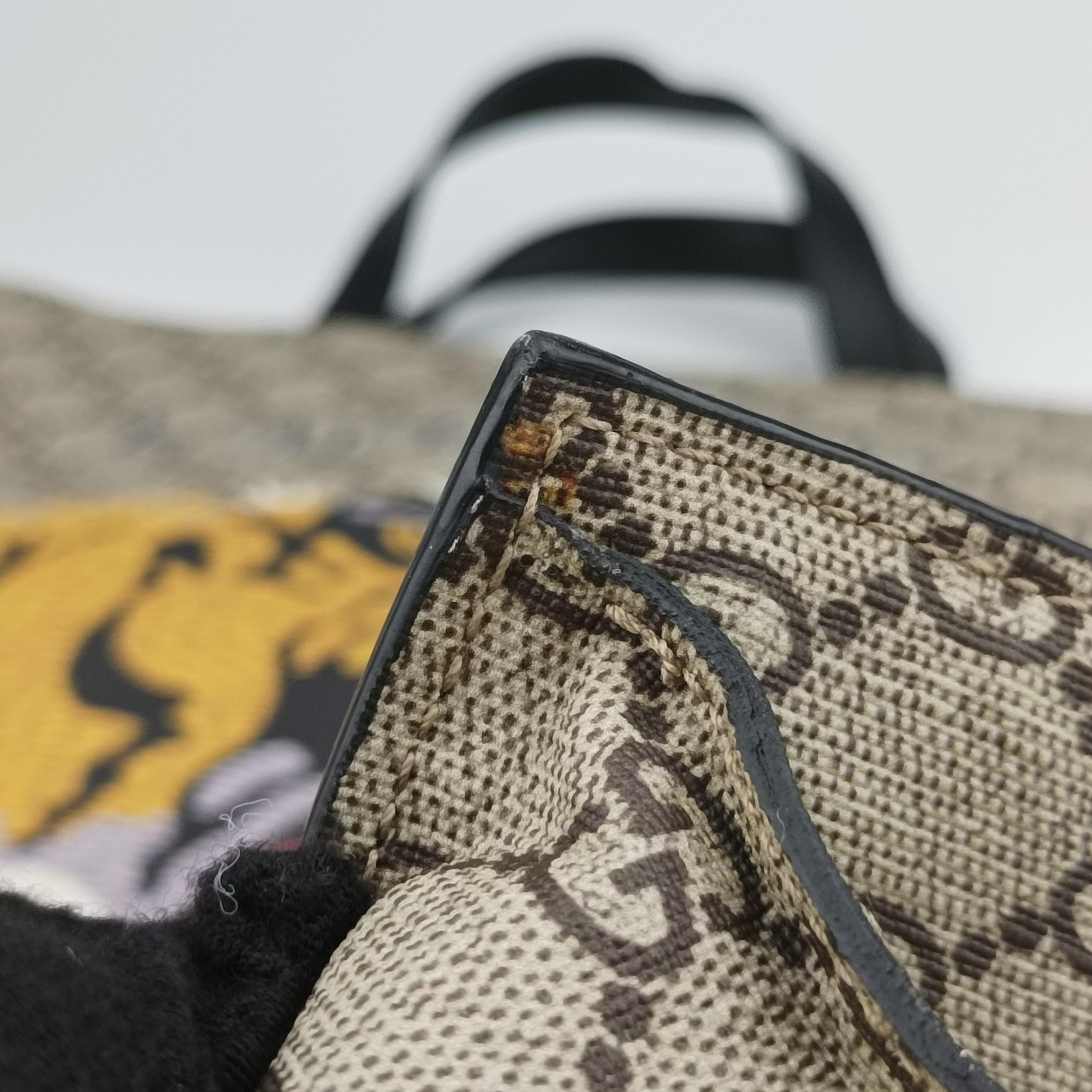 Vintage Gucci GG Supreme Taiga beige×Multicolour PVC coated canvas 450950 shoulderbag | stylenewstar