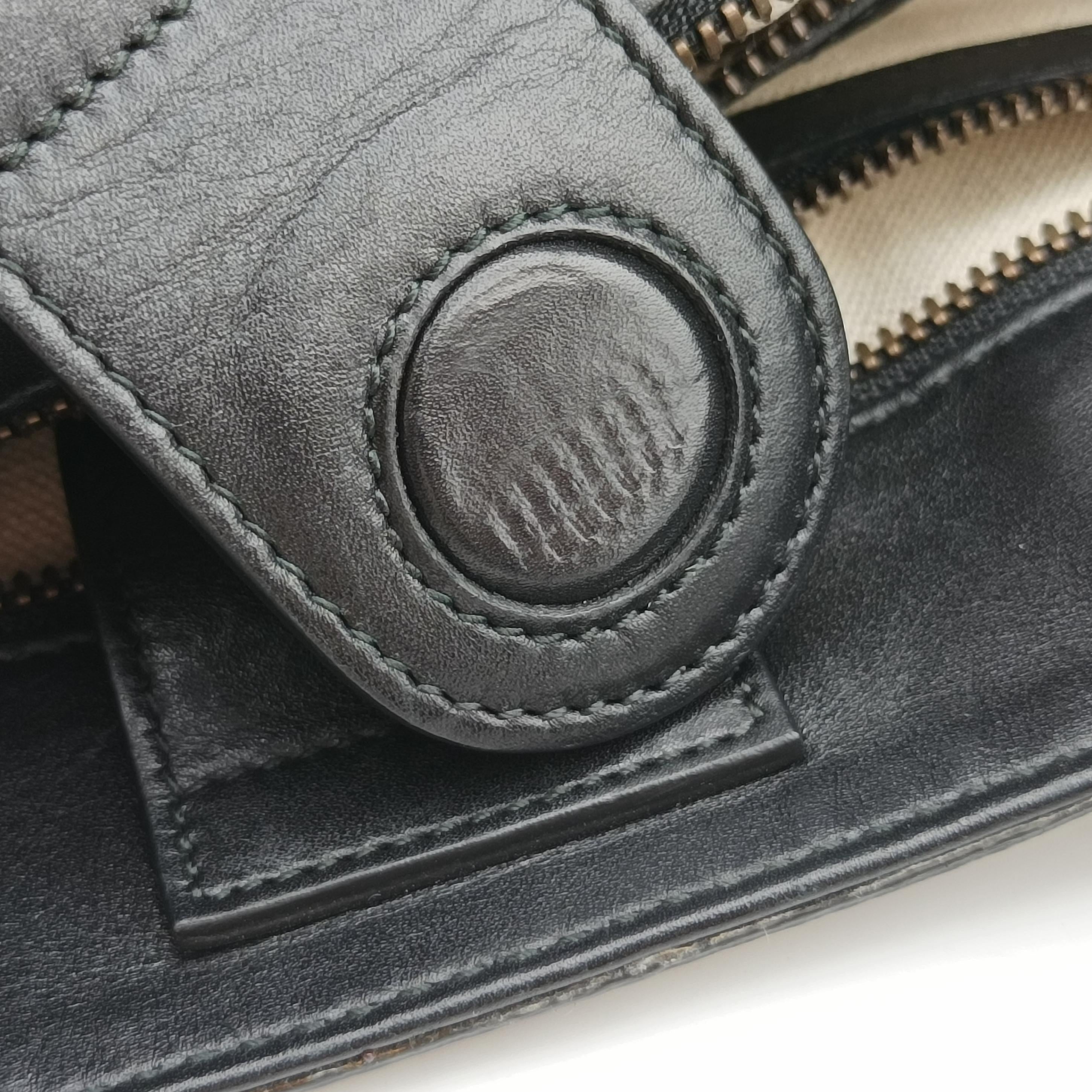 Vintage Gucci GG Supreme Taiga beige×Multicolour PVC coated canvas 450950 shoulderbag | stylenewstar