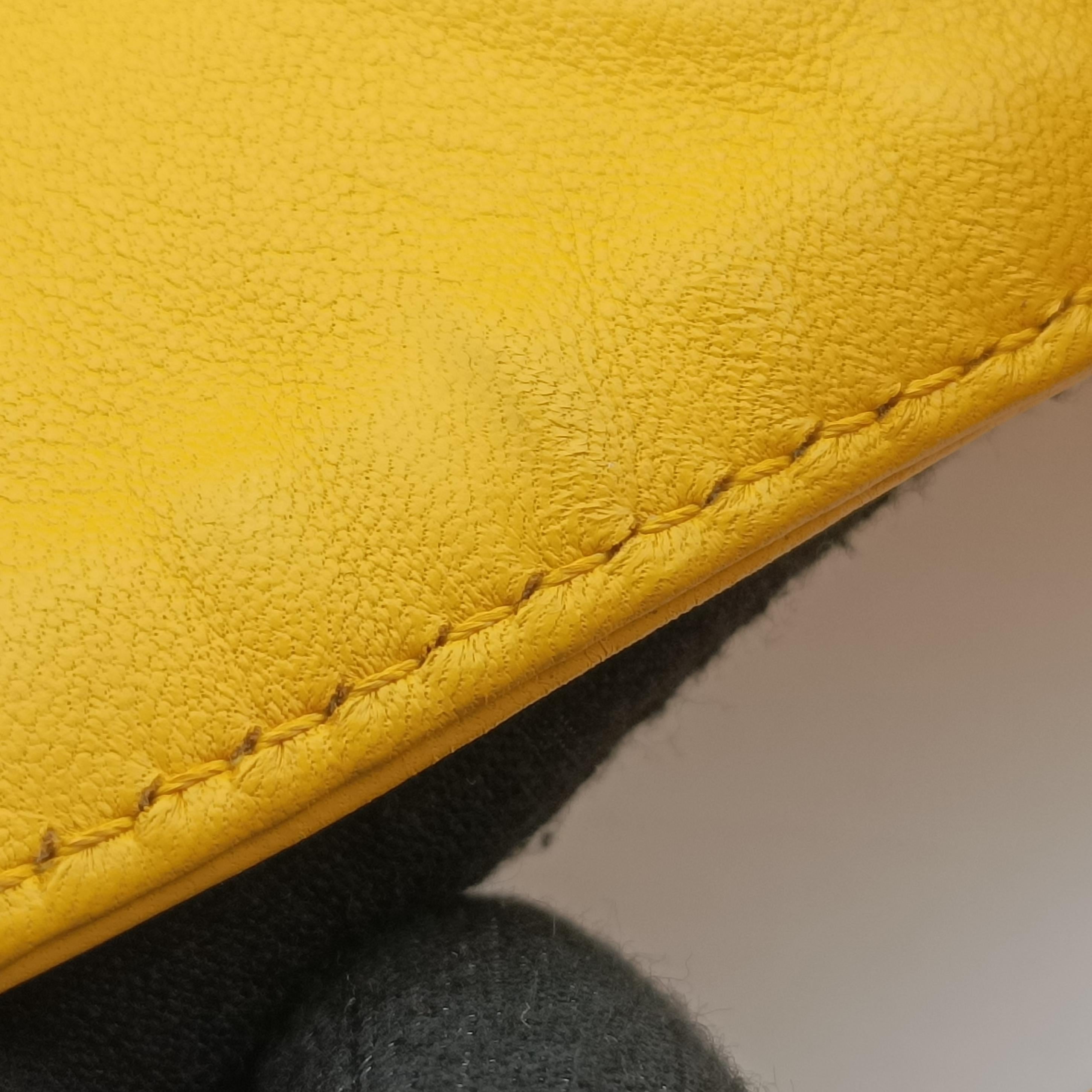 Pre-owned Fendi BAGUETTE Yellow Leather 8BR600 shoulderbag | stylenewstar