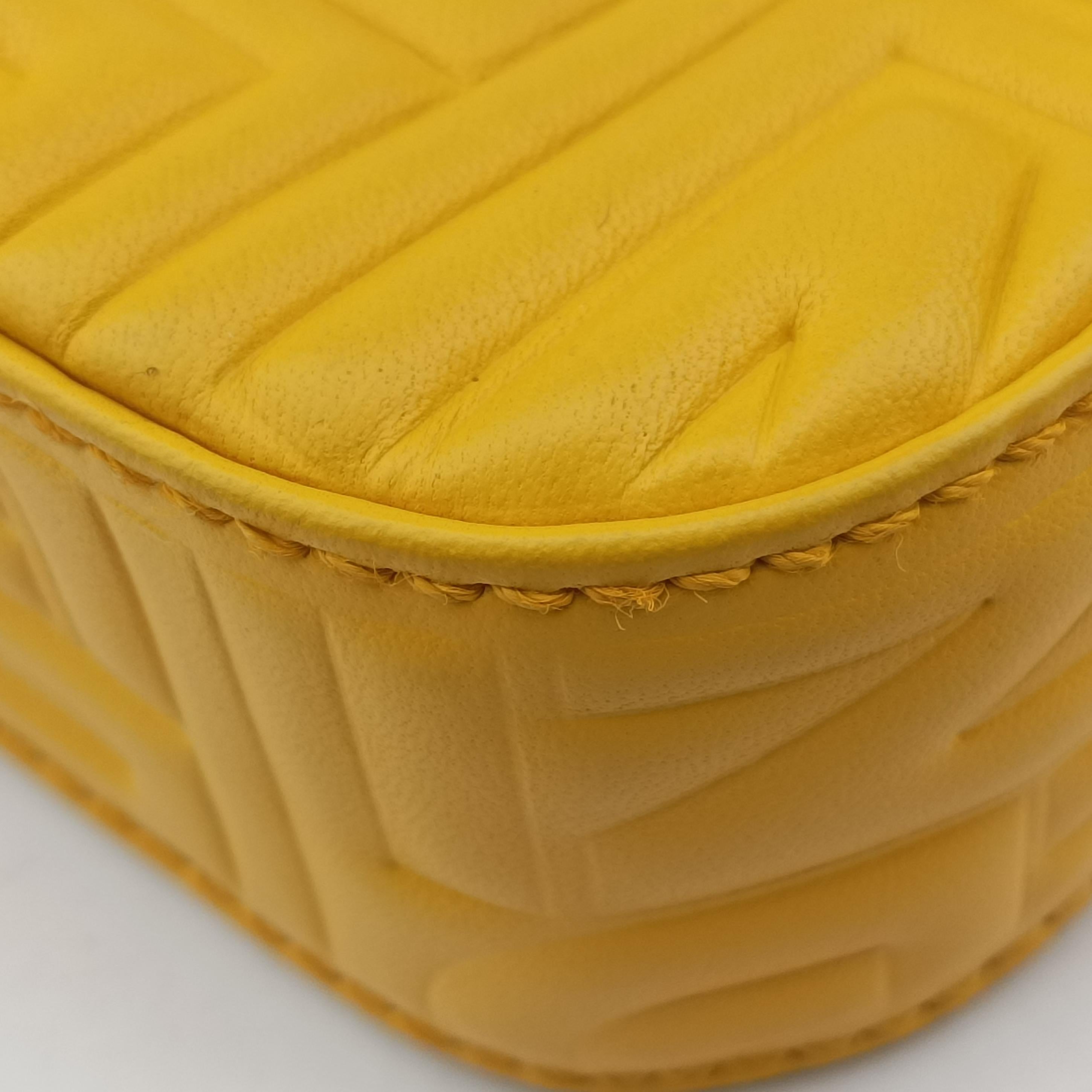 Pre-owned Fendi BAGUETTE Yellow Leather 8BR600 shoulderbag | stylenewstar