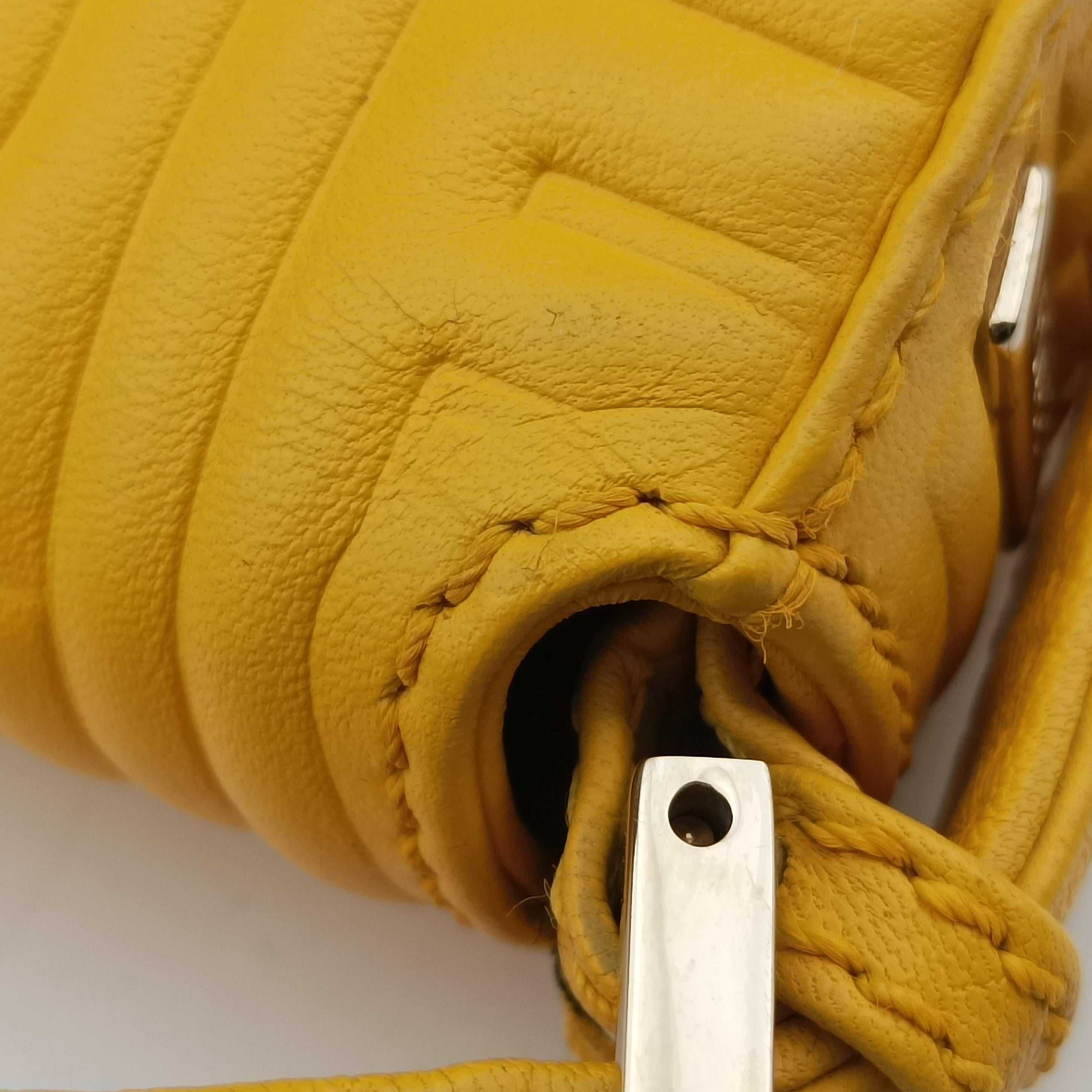 Pre-owned Fendi BAGUETTE Yellow Leather 8BR600 shoulderbag | stylenewstar