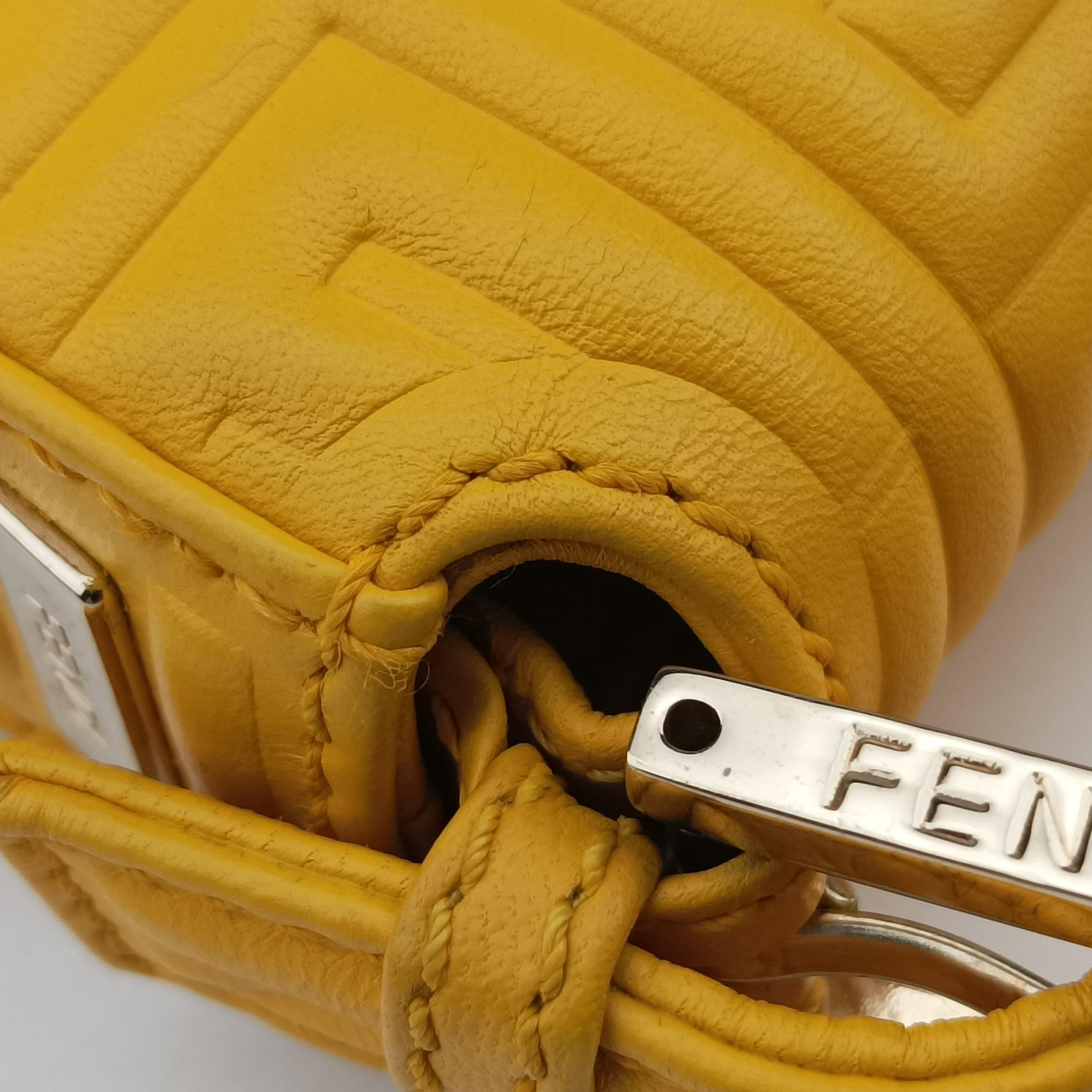 Pre-owned Fendi BAGUETTE Yellow Leather 8BR600 shoulderbag | stylenewstar