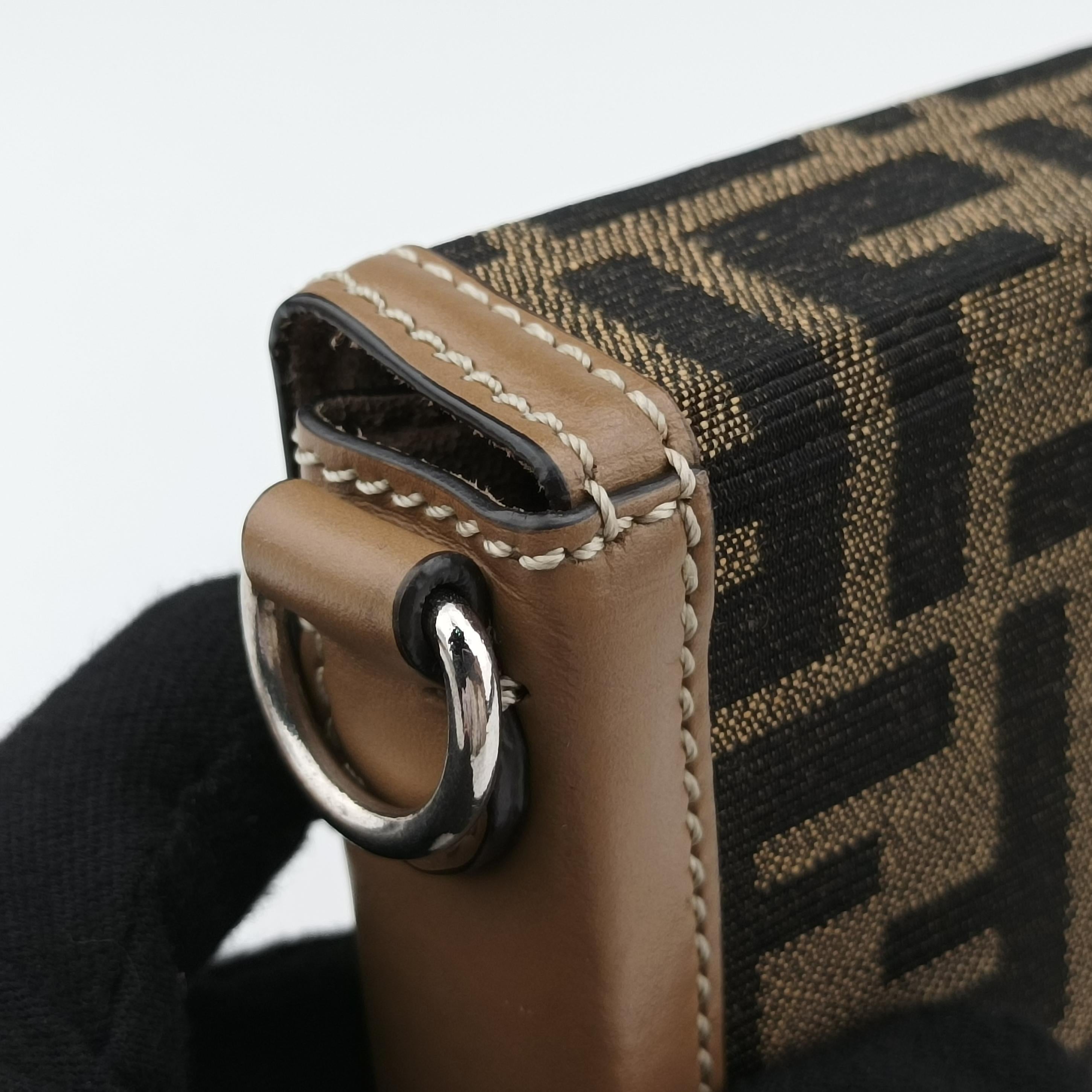 Pre-owned Fendi Zucca Soft Trunk Phone Pouch Brown Canvas 7AS139 shoulderbag | stylenewstar