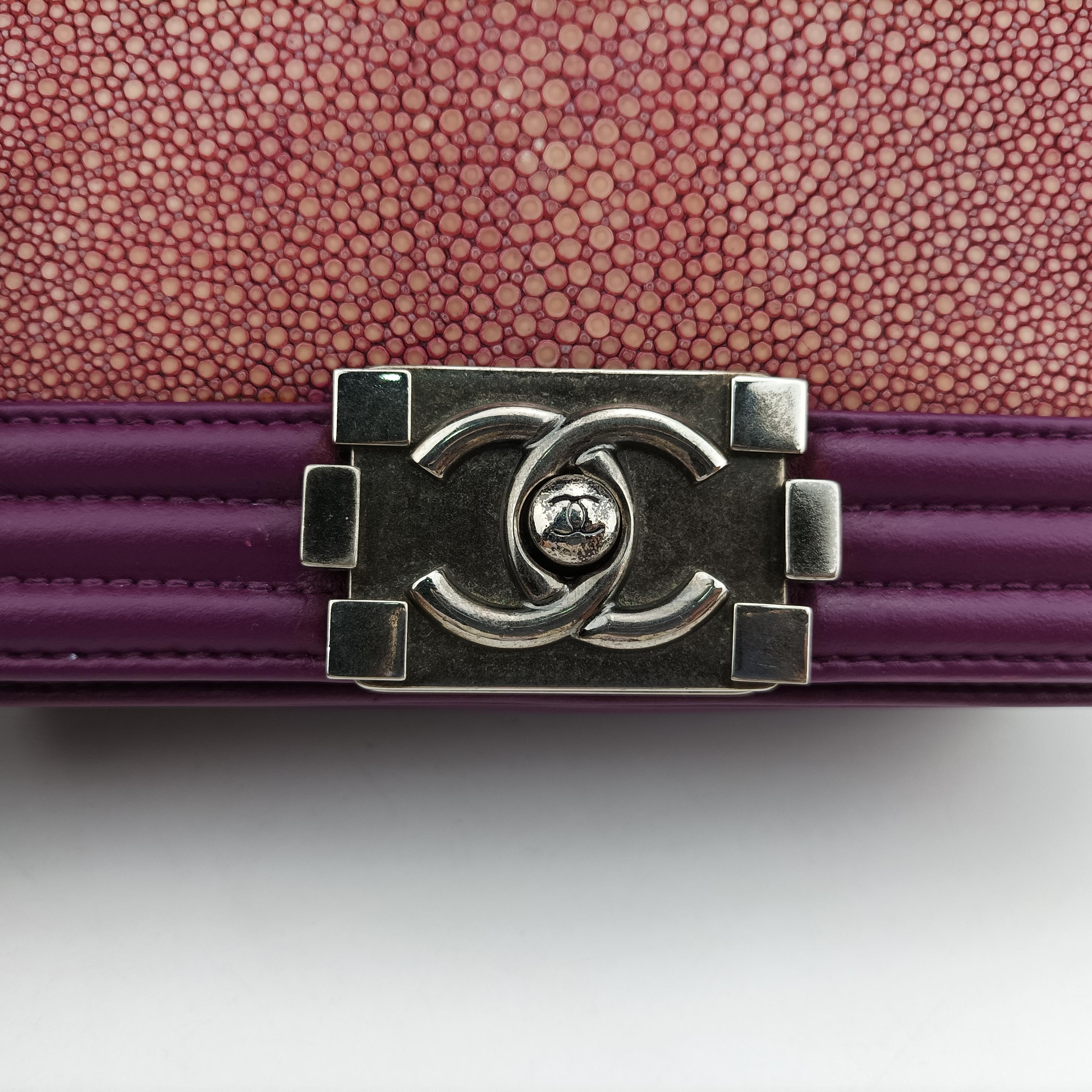 Secondhand Chanel BOY CHANEL Rose×Red Galuchat Stingray ×lambskin A67137 shoulderbag | stylenewstar