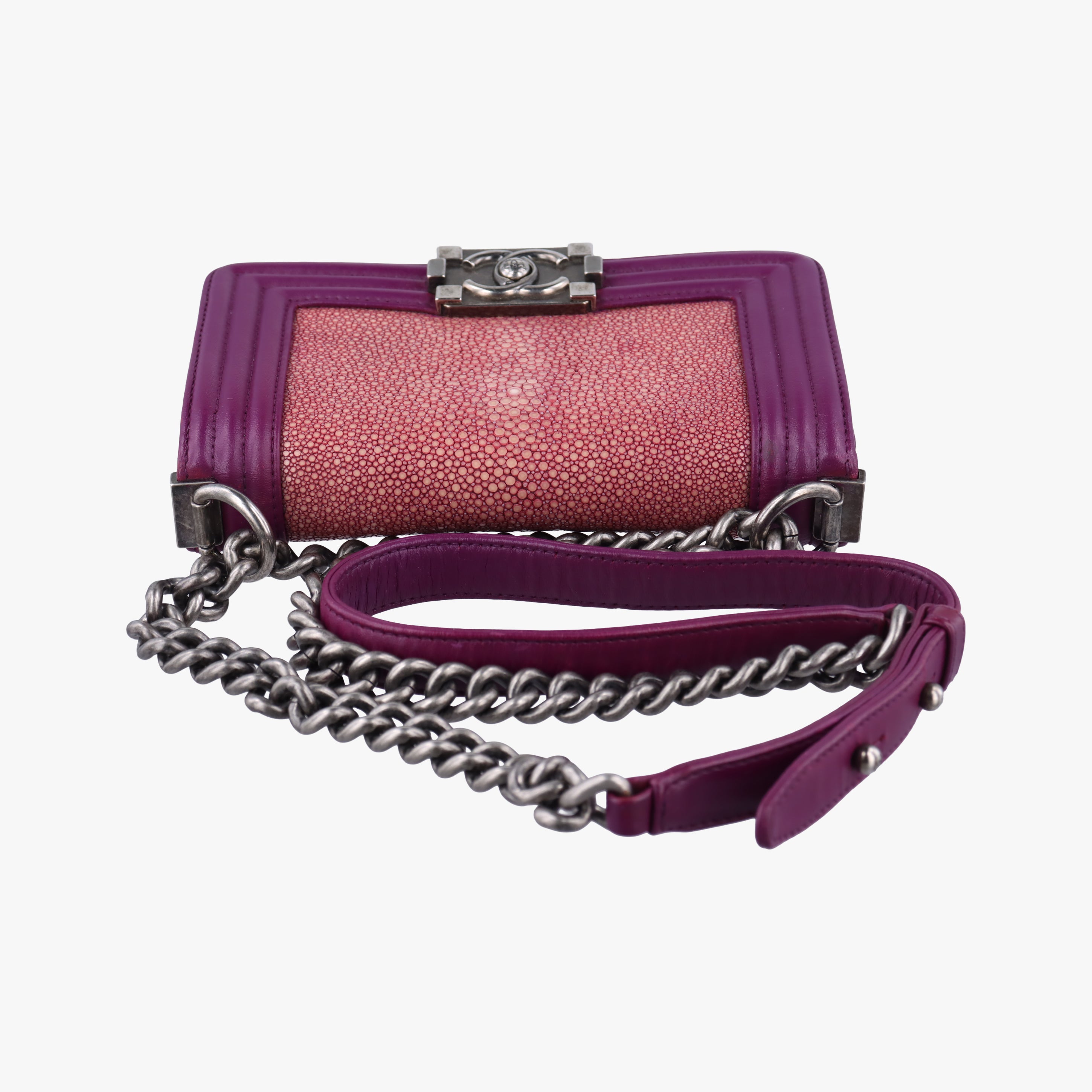 Secondhand Chanel BOY CHANEL Rose×Red Galuchat Stingray ×lambskin A67137 shoulderbag | stylenewstar