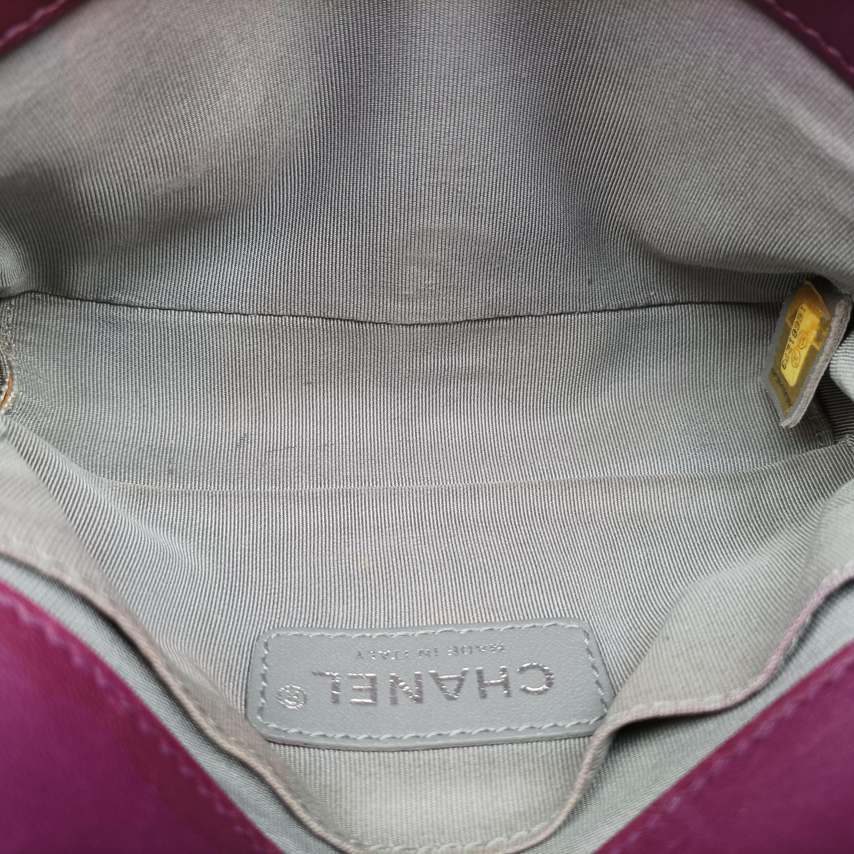 Secondhand Chanel BOY CHANEL Rose×Red Galuchat Stingray ×lambskin A67137 shoulderbag | stylenewstar