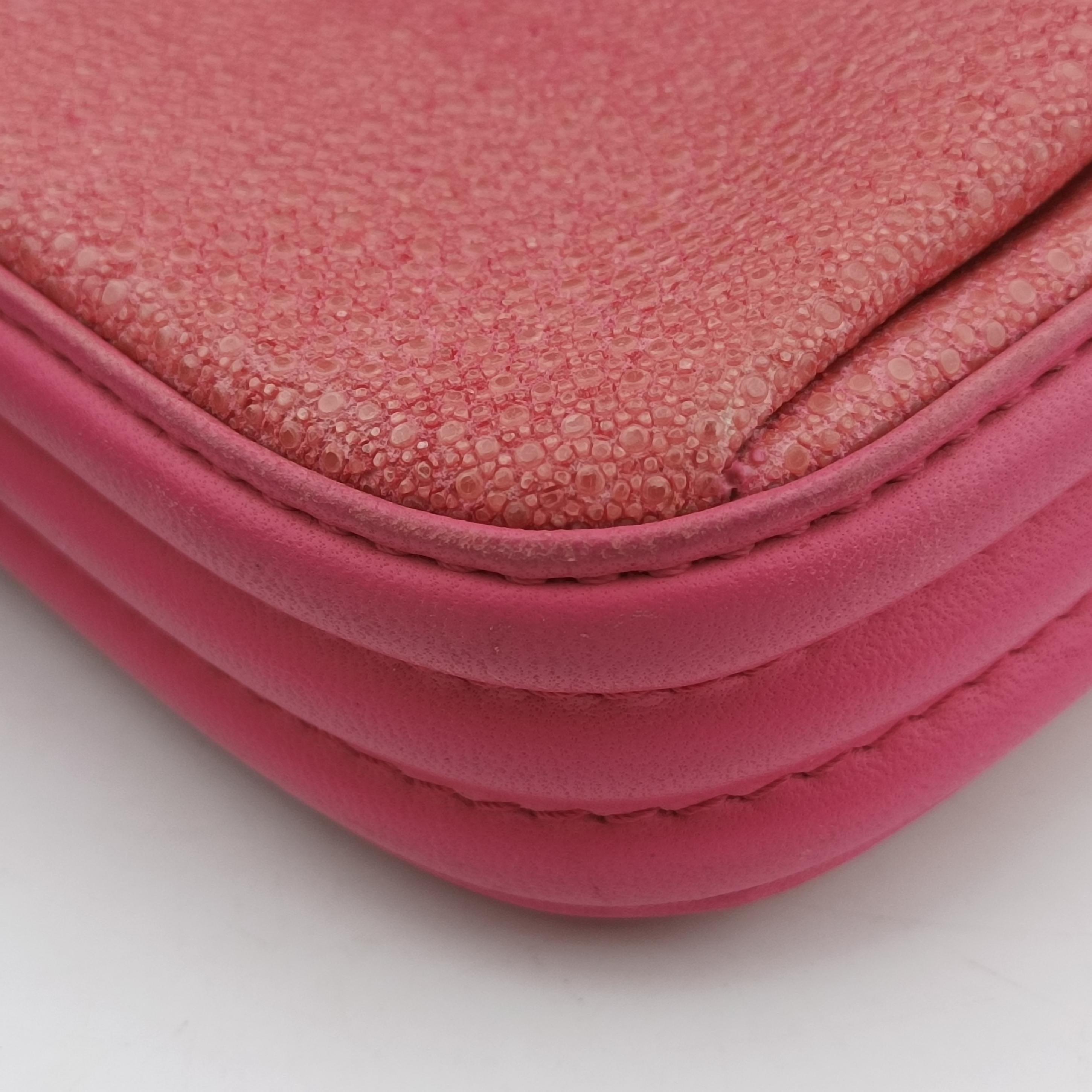 Pre-owned Chanel Boy exotic Pink lambskin×Pearlfish Leather A67198 shoulderbag | stylenewstar