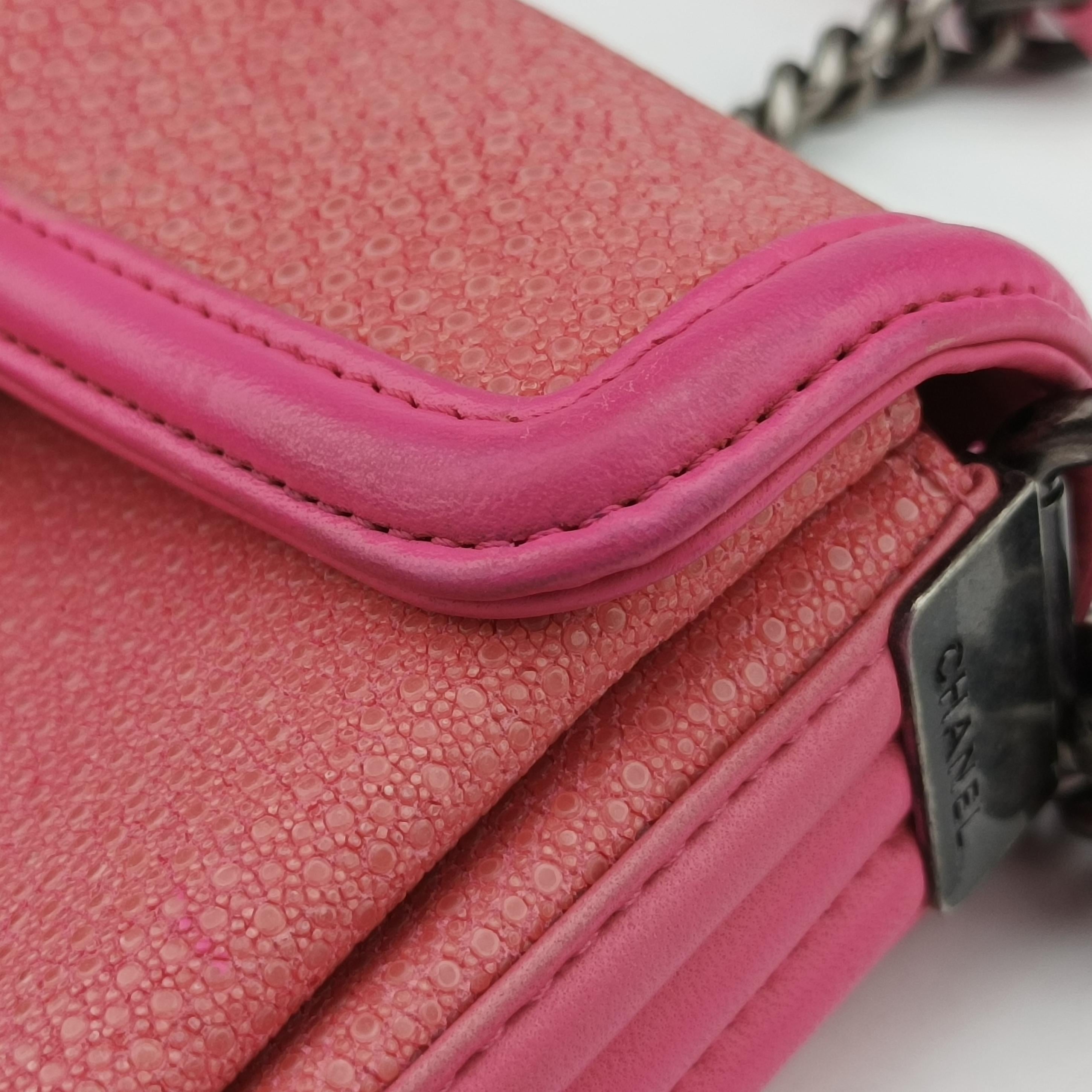 Pre-owned Chanel Boy exotic Pink lambskin×Pearlfish Leather A67198 shoulderbag | stylenewstar