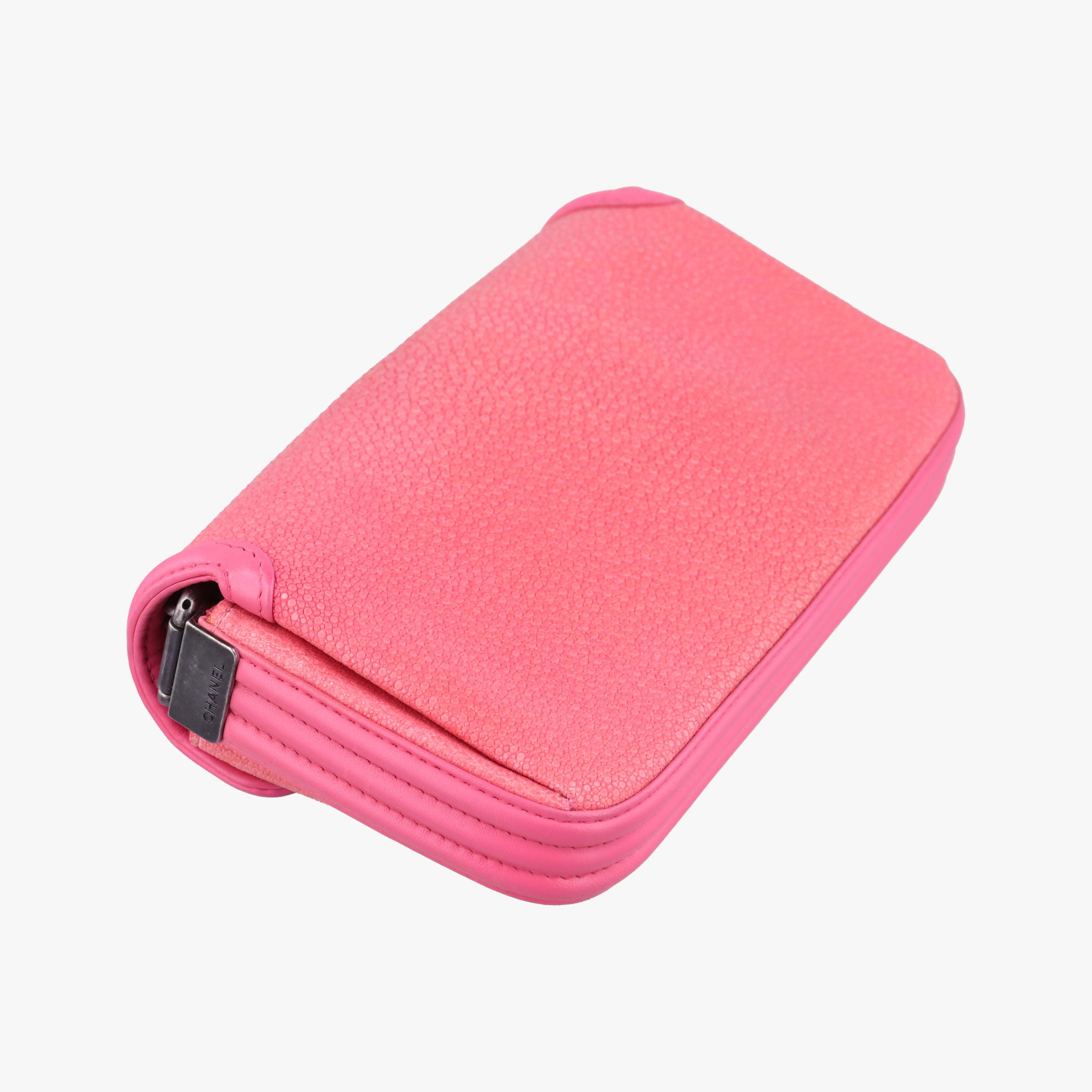 Pre-owned Chanel Boy exotic Pink lambskin×Pearlfish Leather A67198 shoulderbag | stylenewstar