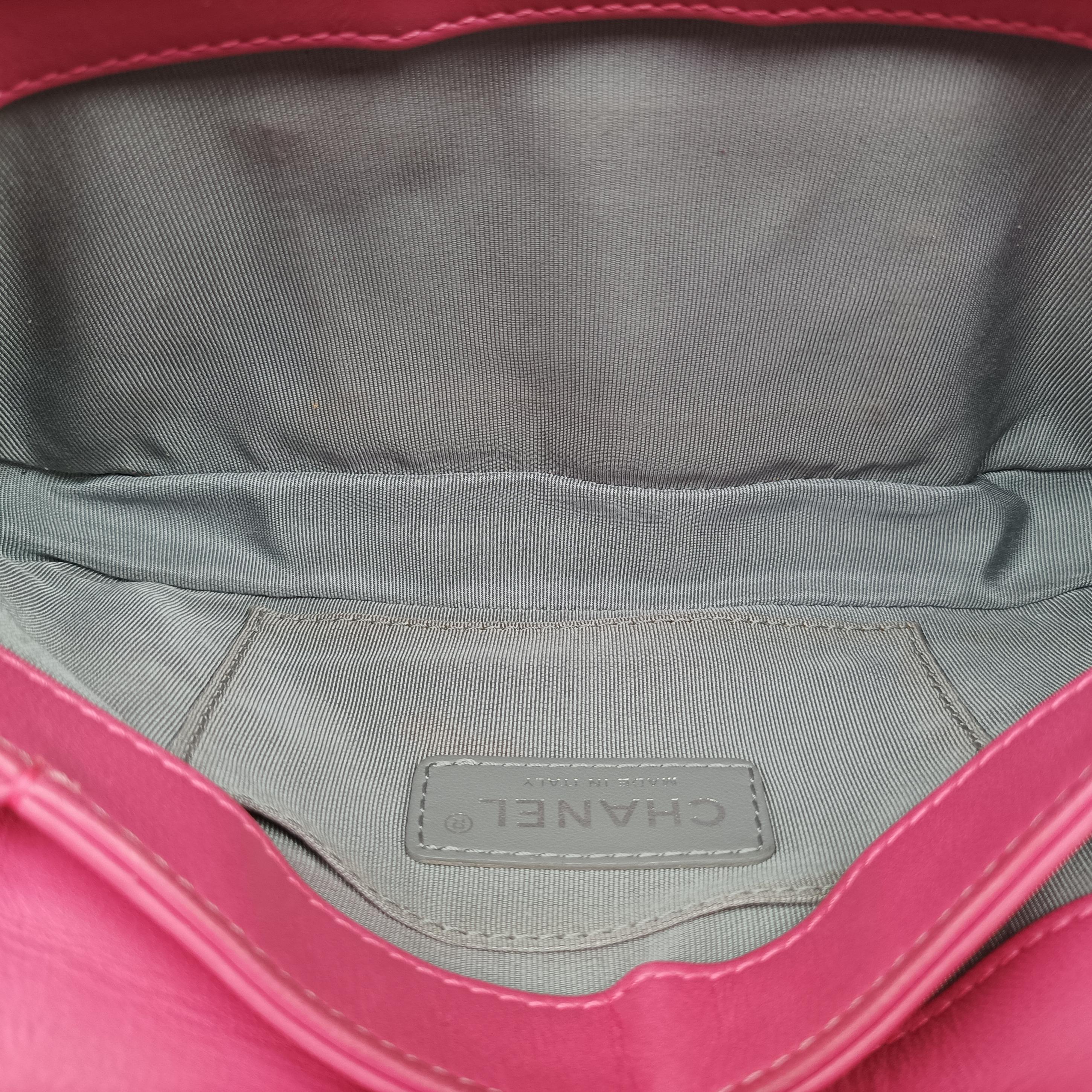 Pre-owned Chanel Boy exotic Pink lambskin×Pearlfish Leather A67198 shoulderbag | stylenewstar