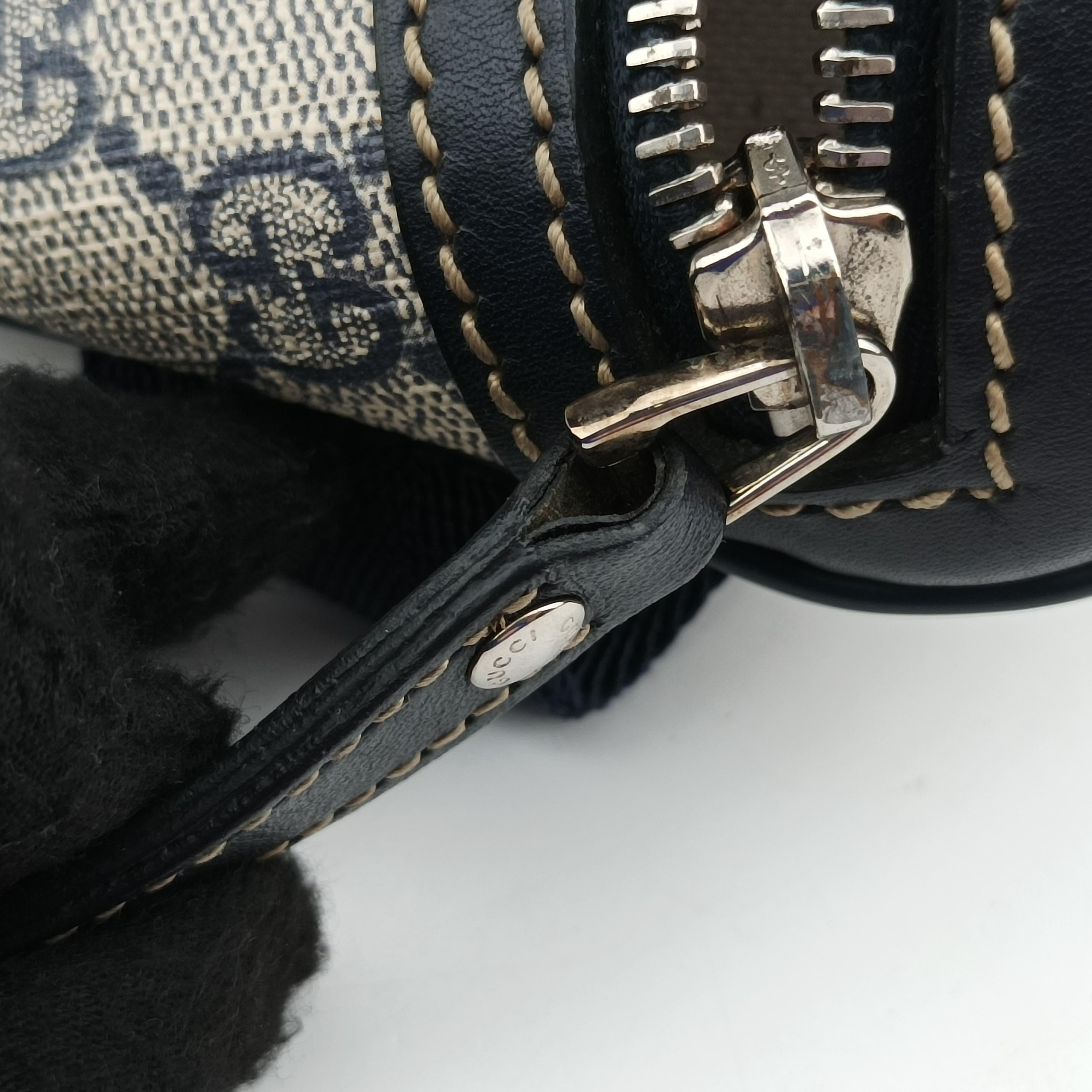 Pre-owned Gucci GG Supreme BeigeｘNavy Canvas 233269 bum bag/waist bag | stylenewstar