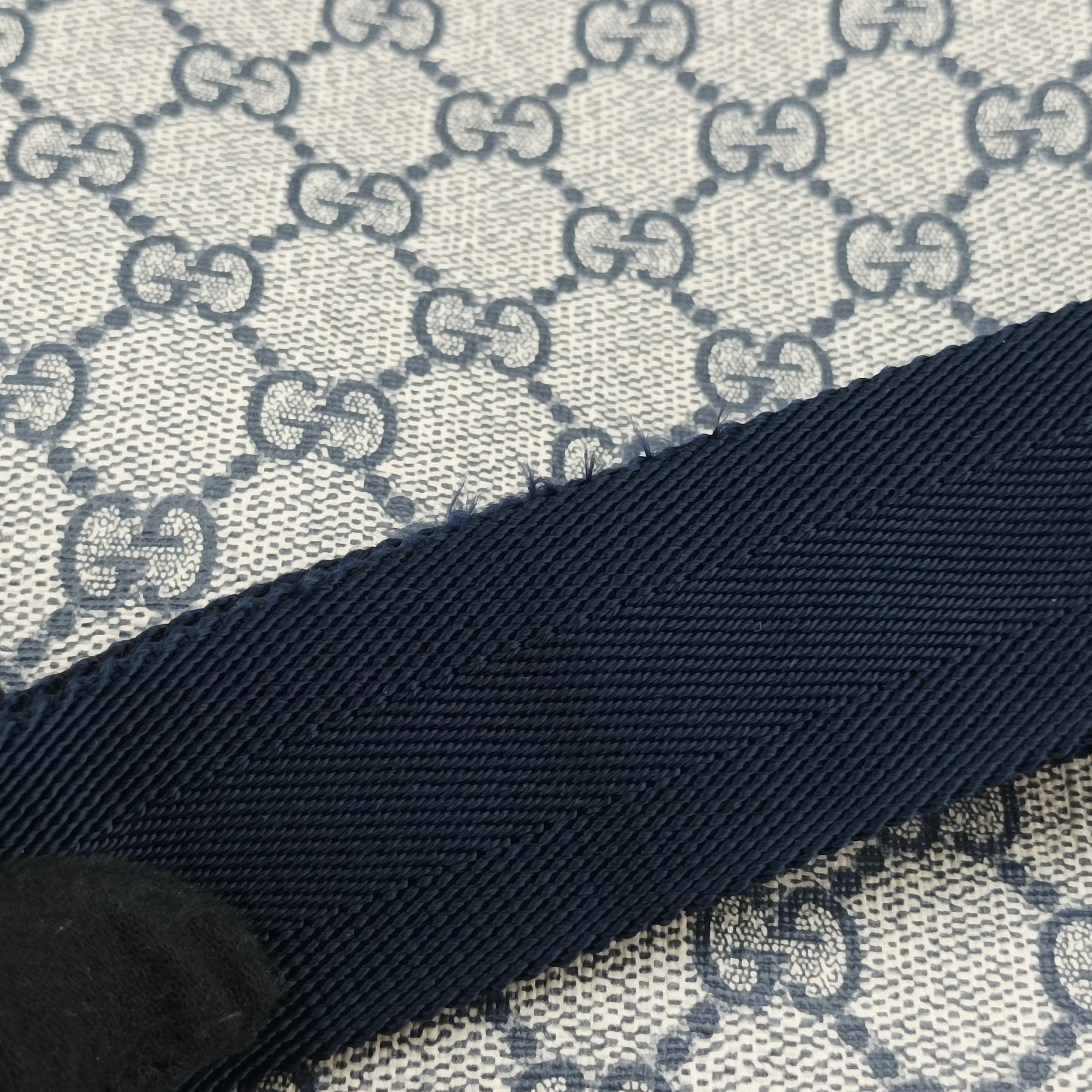 Pre-owned Gucci GG Supreme BeigeｘNavy Canvas 233269 bum bag/waist bag | stylenewstar