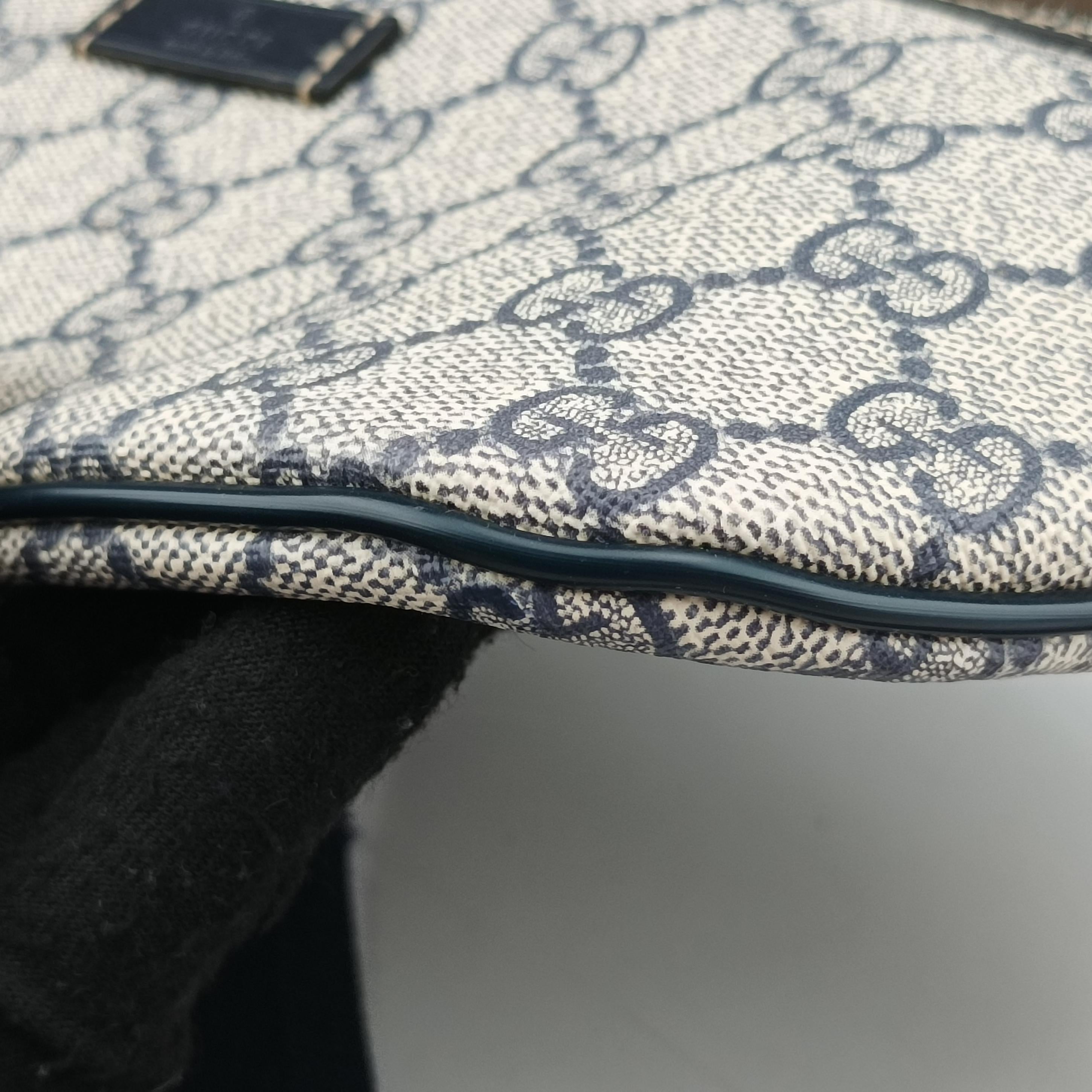 Pre-owned Gucci GG Supreme BeigeｘNavy Canvas 233269 bum bag/waist bag | stylenewstar