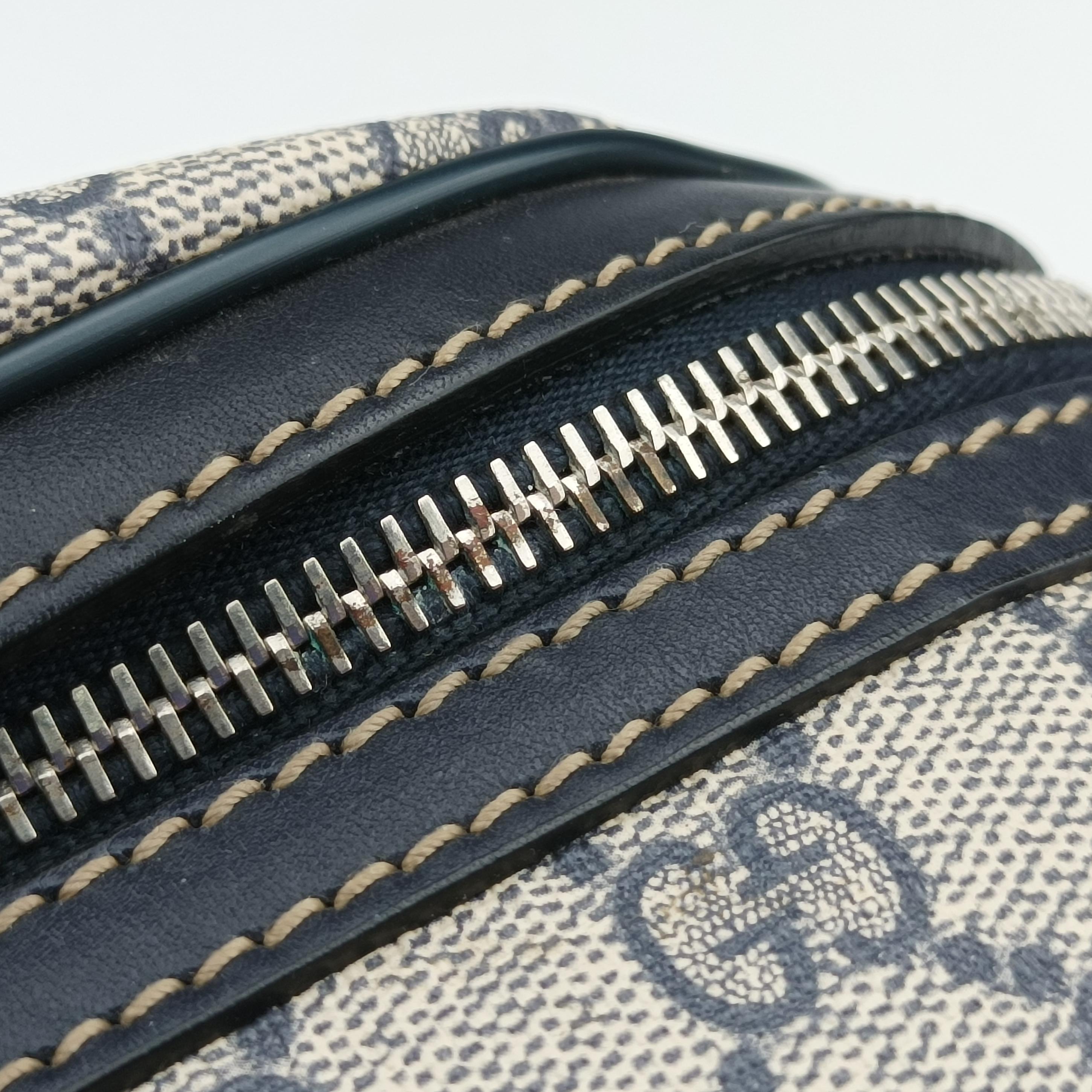 Pre-owned Gucci GG Supreme BeigeｘNavy Canvas 233269 bum bag/waist bag | stylenewstar