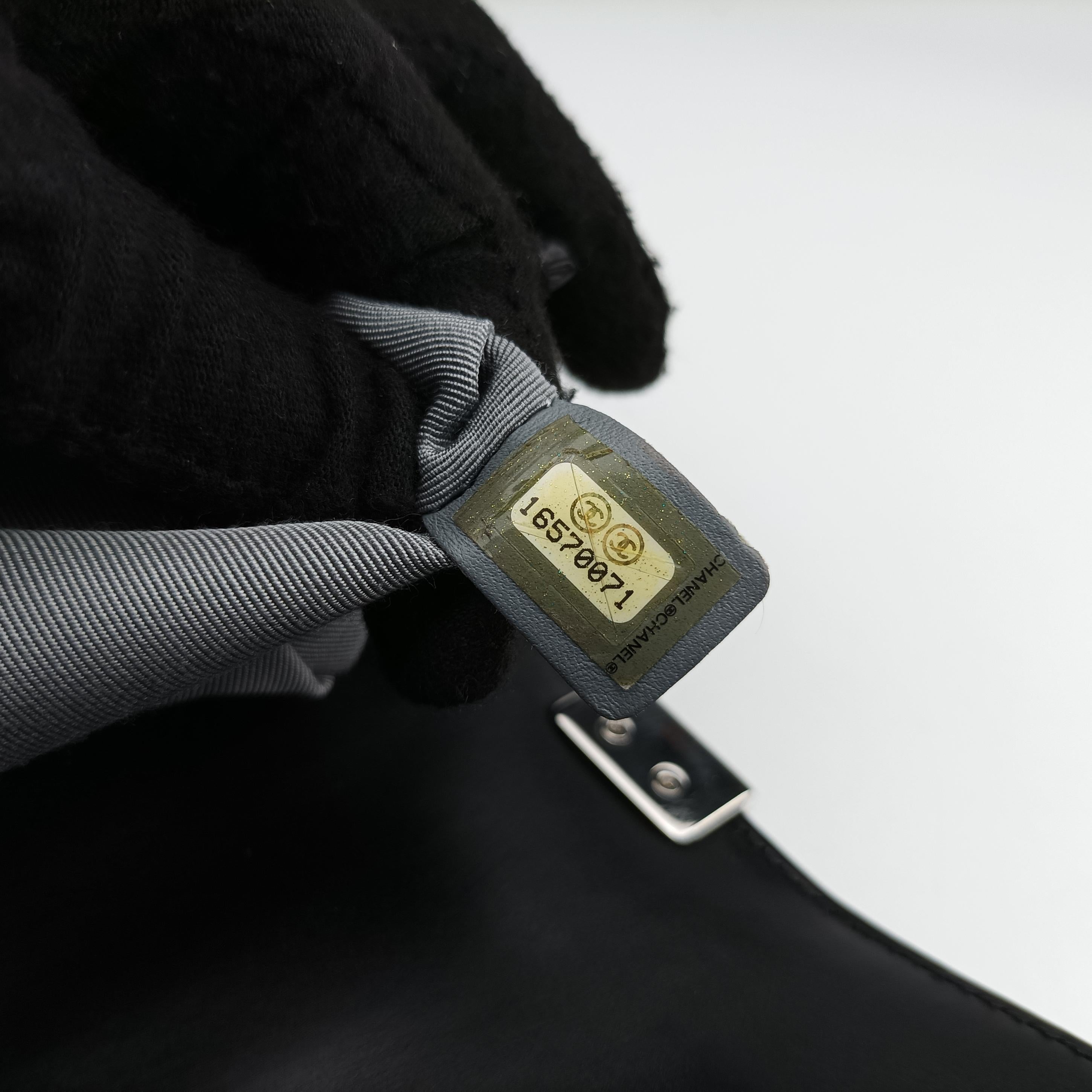 Pre-owned Chanel BOY CHANEL Black Enamel Leather A67021 shoulderbag | stylenewstar