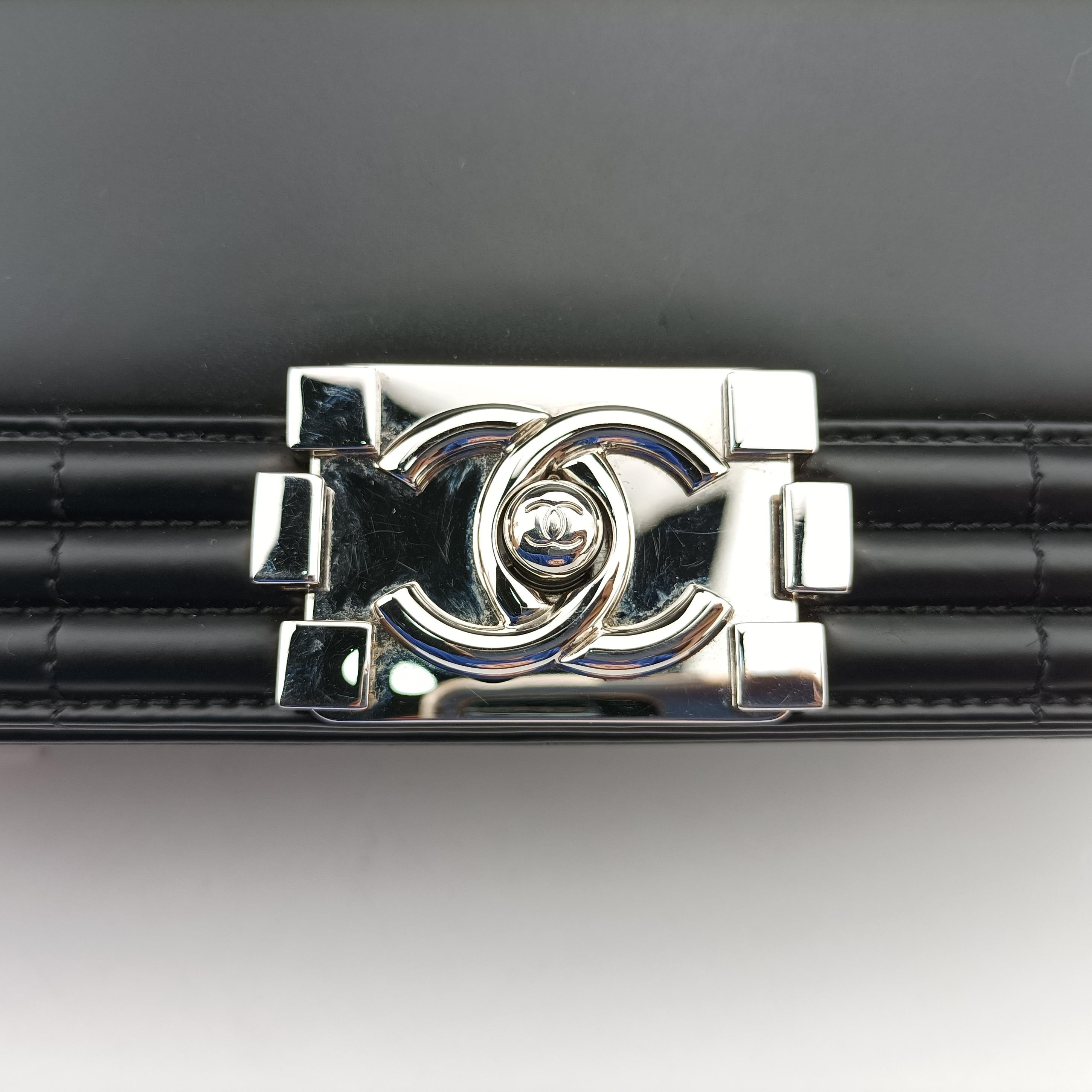 Pre-owned Chanel BOY CHANEL Black Enamel Leather A67021 shoulderbag | stylenewstar