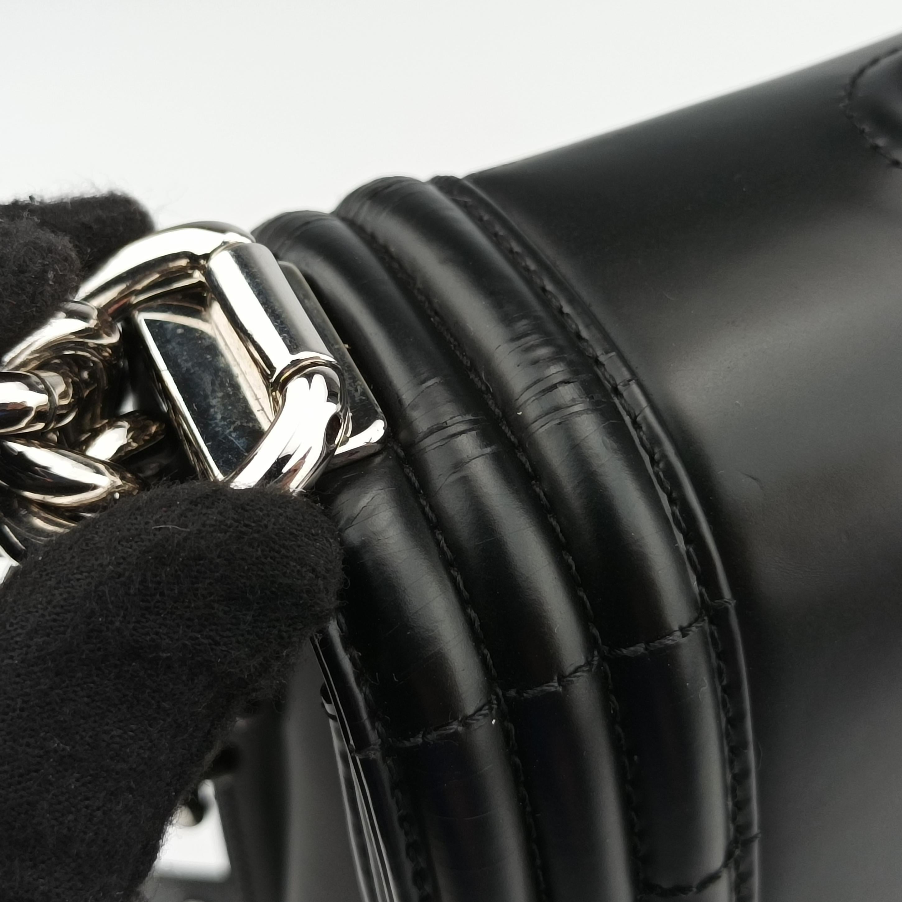 Pre-owned Chanel BOY CHANEL Black Enamel Leather A67021 shoulderbag | stylenewstar