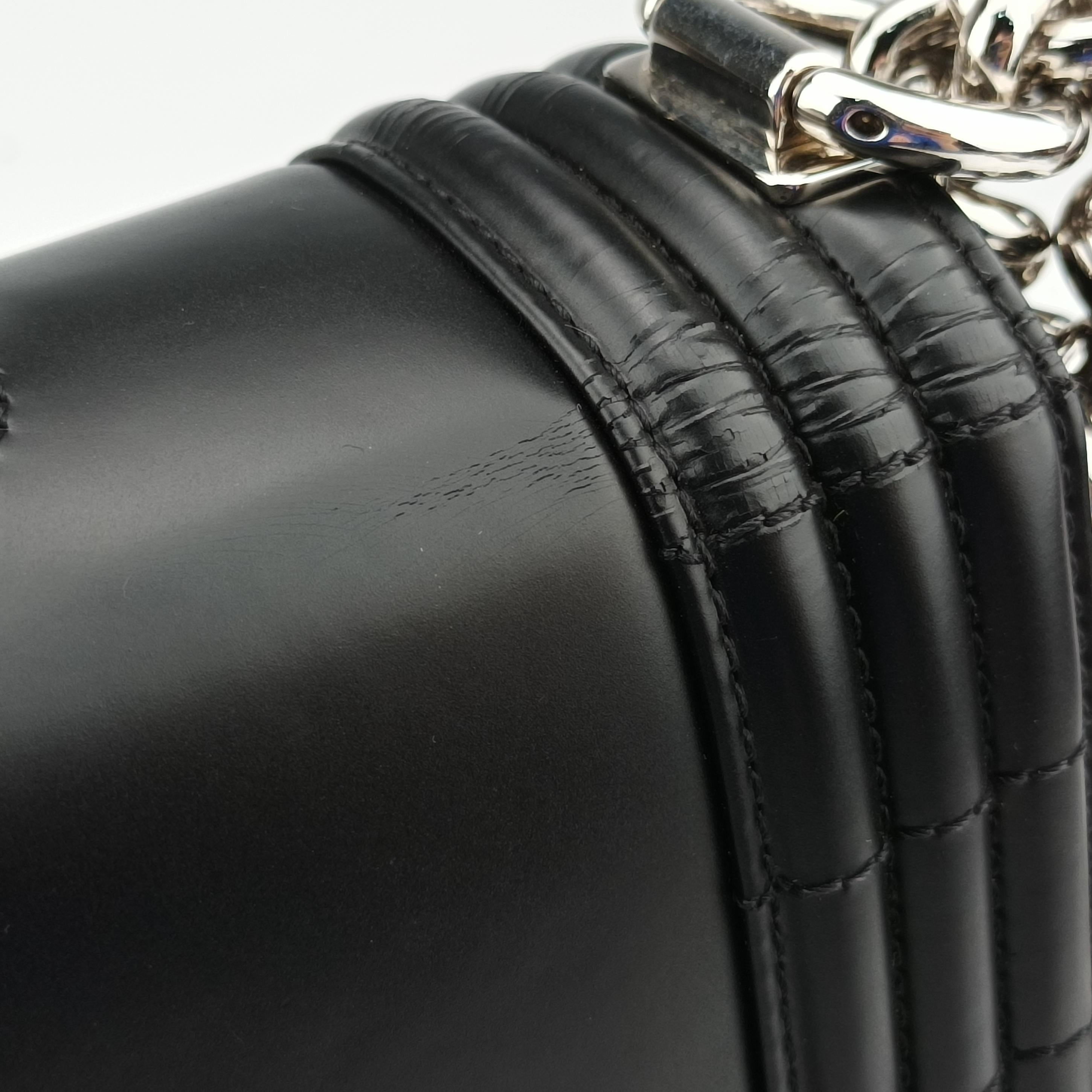 Pre-owned Chanel BOY CHANEL Black Enamel Leather A67021 shoulderbag | stylenewstar