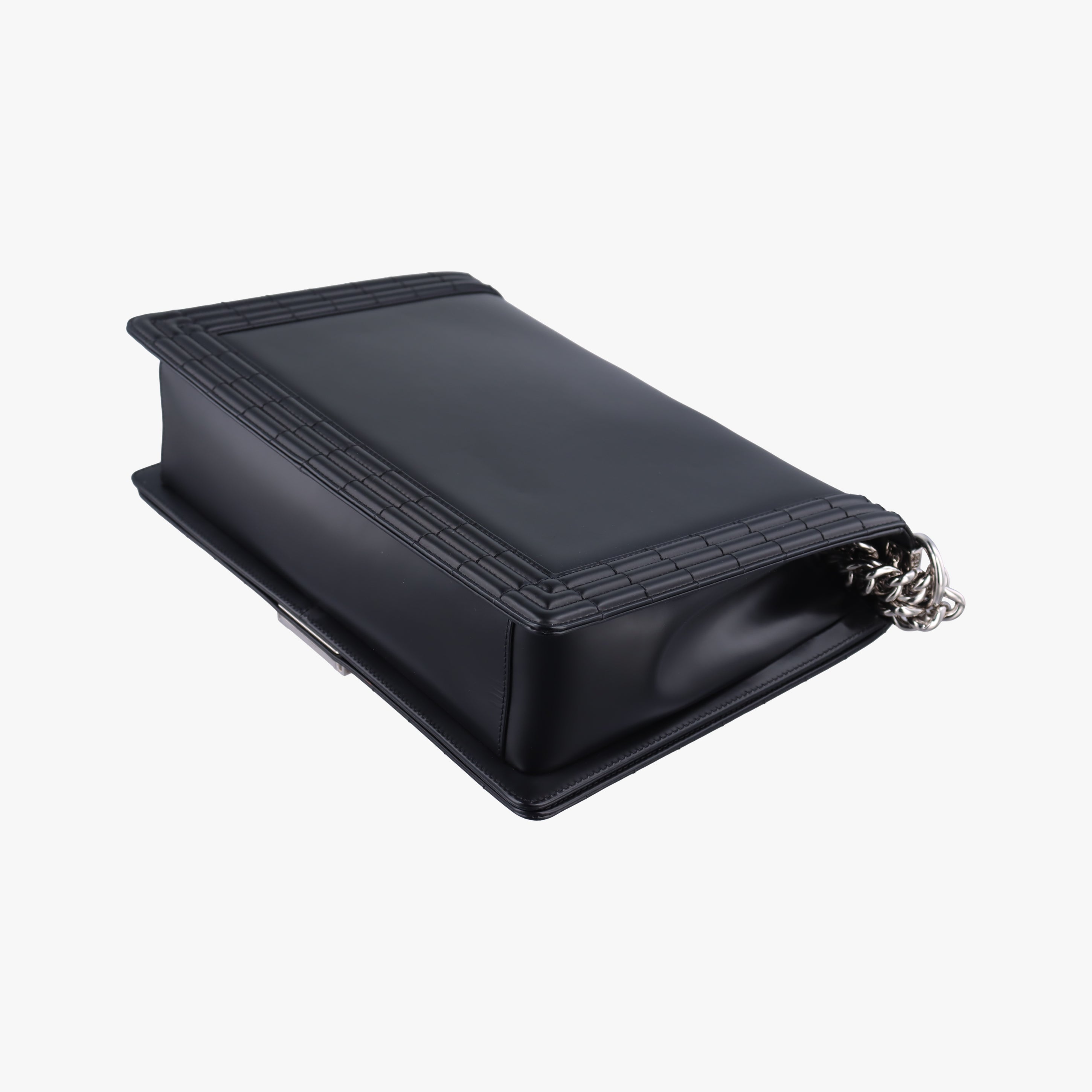 Pre-owned Chanel BOY CHANEL Black Enamel Leather A67021 shoulderbag | stylenewstar