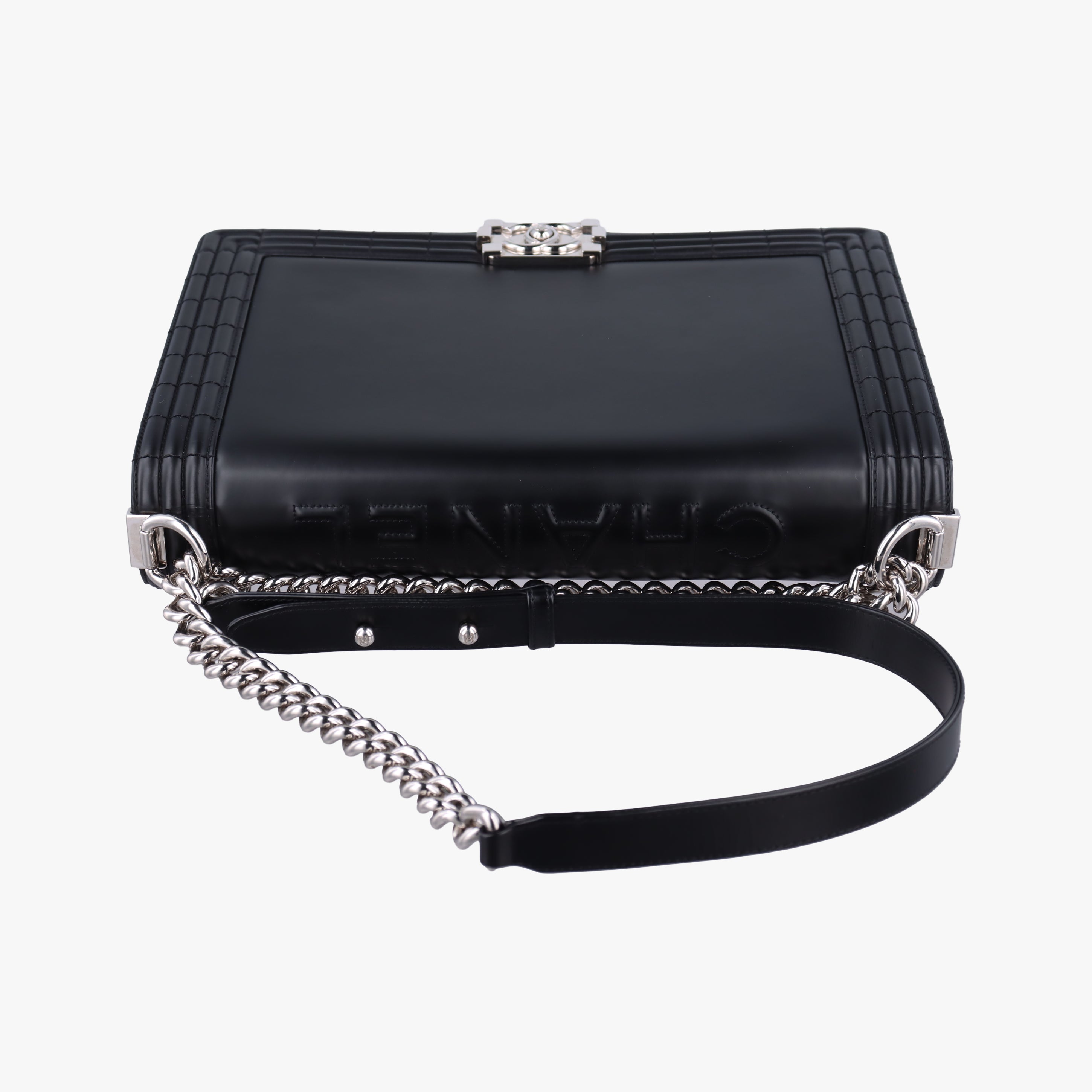 Pre-owned Chanel BOY CHANEL Black Enamel Leather A67021 shoulderbag | stylenewstar