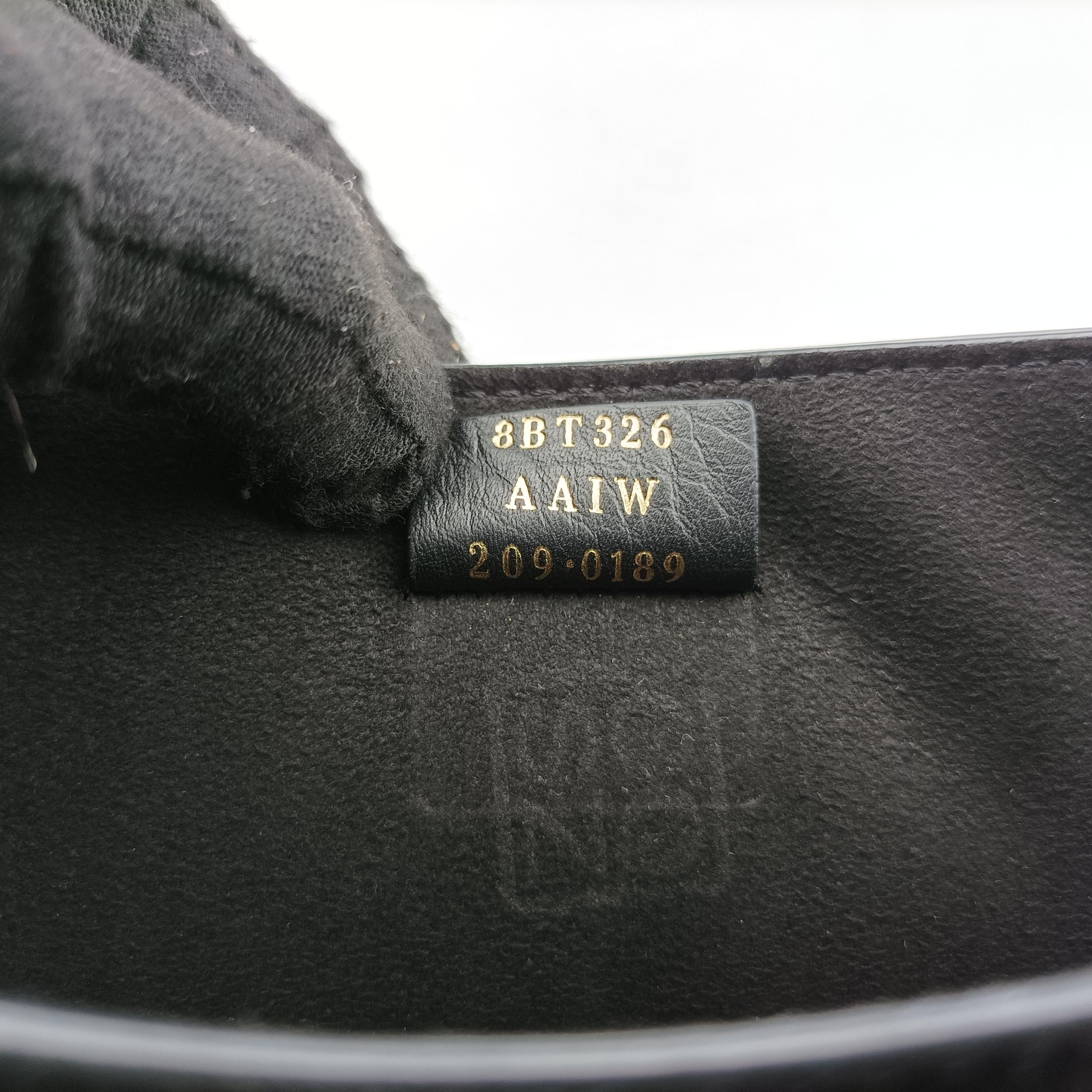 Pre-owned Fendi Fab Black Leather 8BT326 shoulderbag | stylenewstar