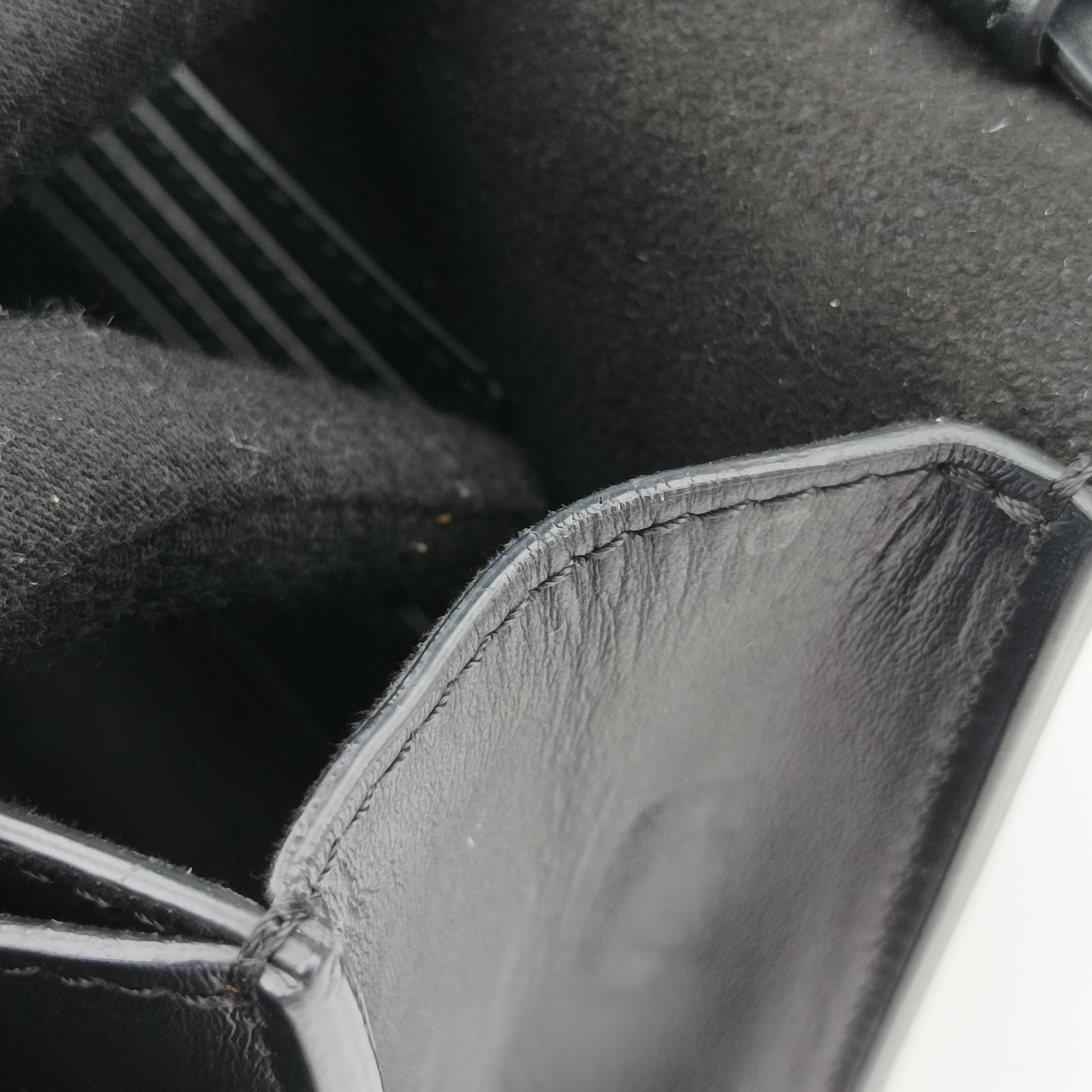 Pre-owned Fendi Fab Black Leather 8BT326 shoulderbag | stylenewstar