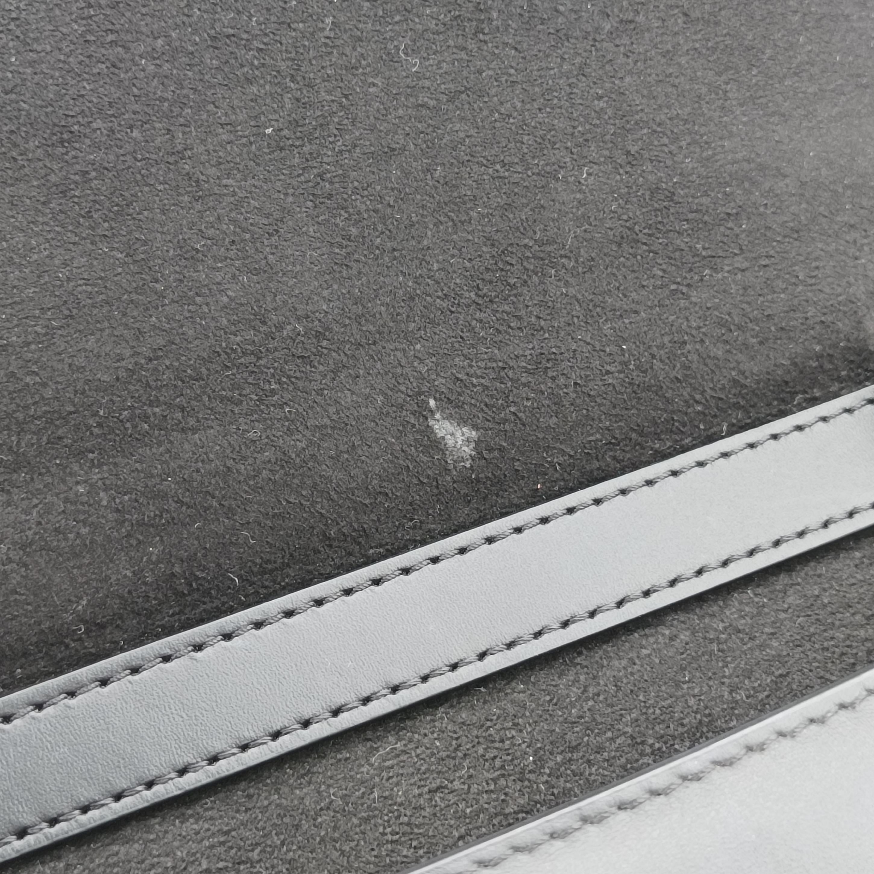 Pre-owned Fendi Fab Black Leather 8BT326 shoulderbag | stylenewstar