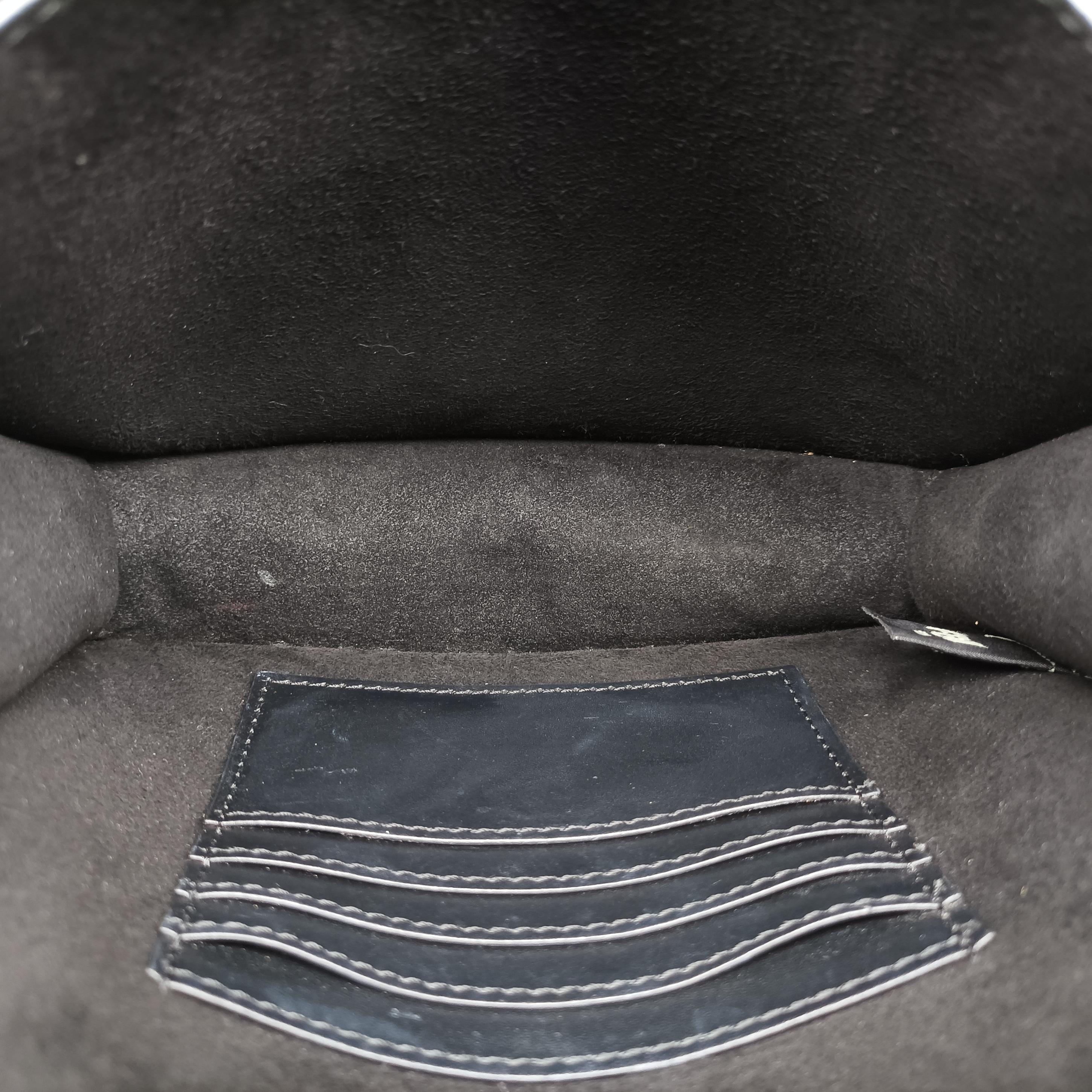 Pre-owned Fendi Fab Black Leather 8BT326 shoulderbag | stylenewstar