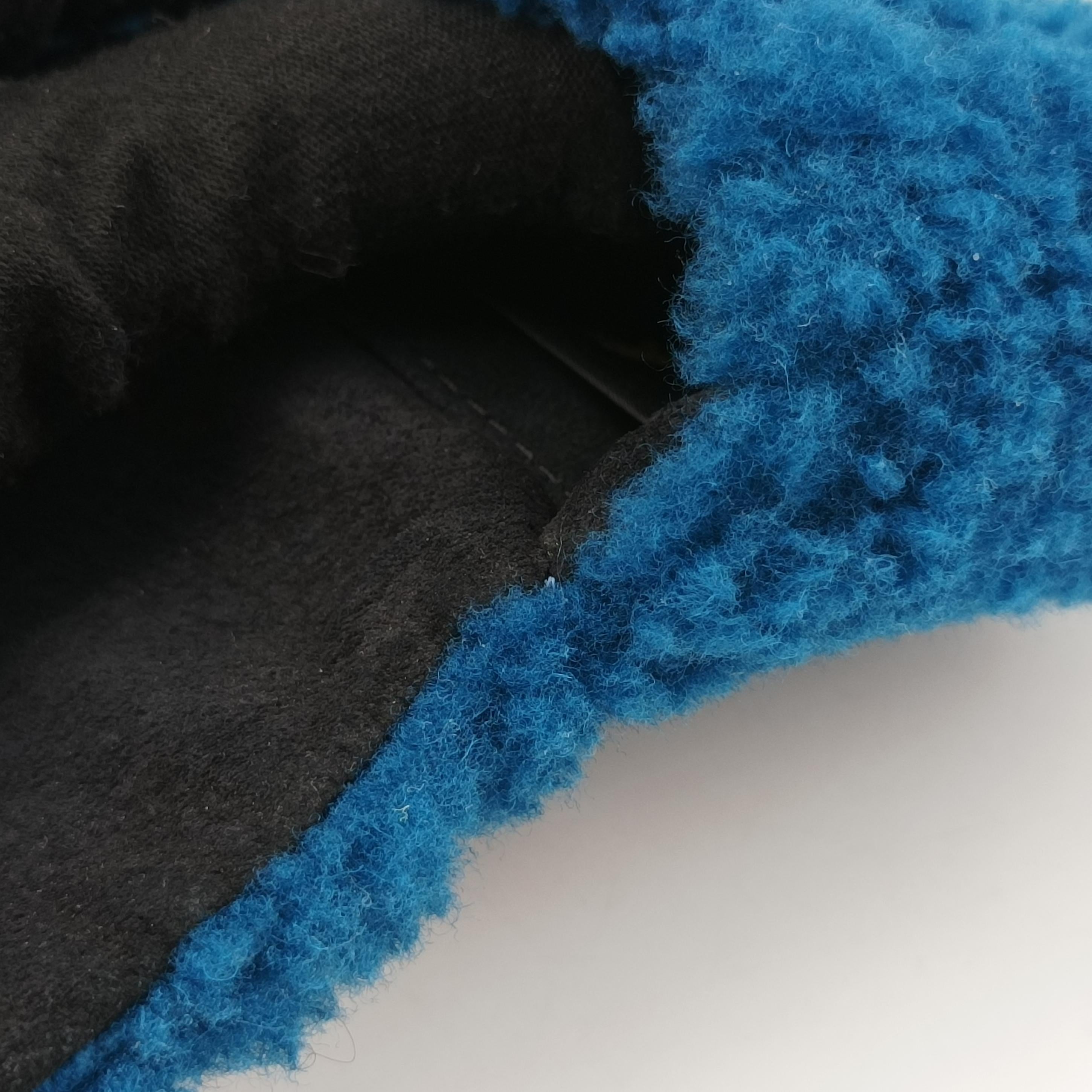 Pre-owned Fendi Mini Be Baguette Navy fur 8M0315 shoulderbag | stylenewstar