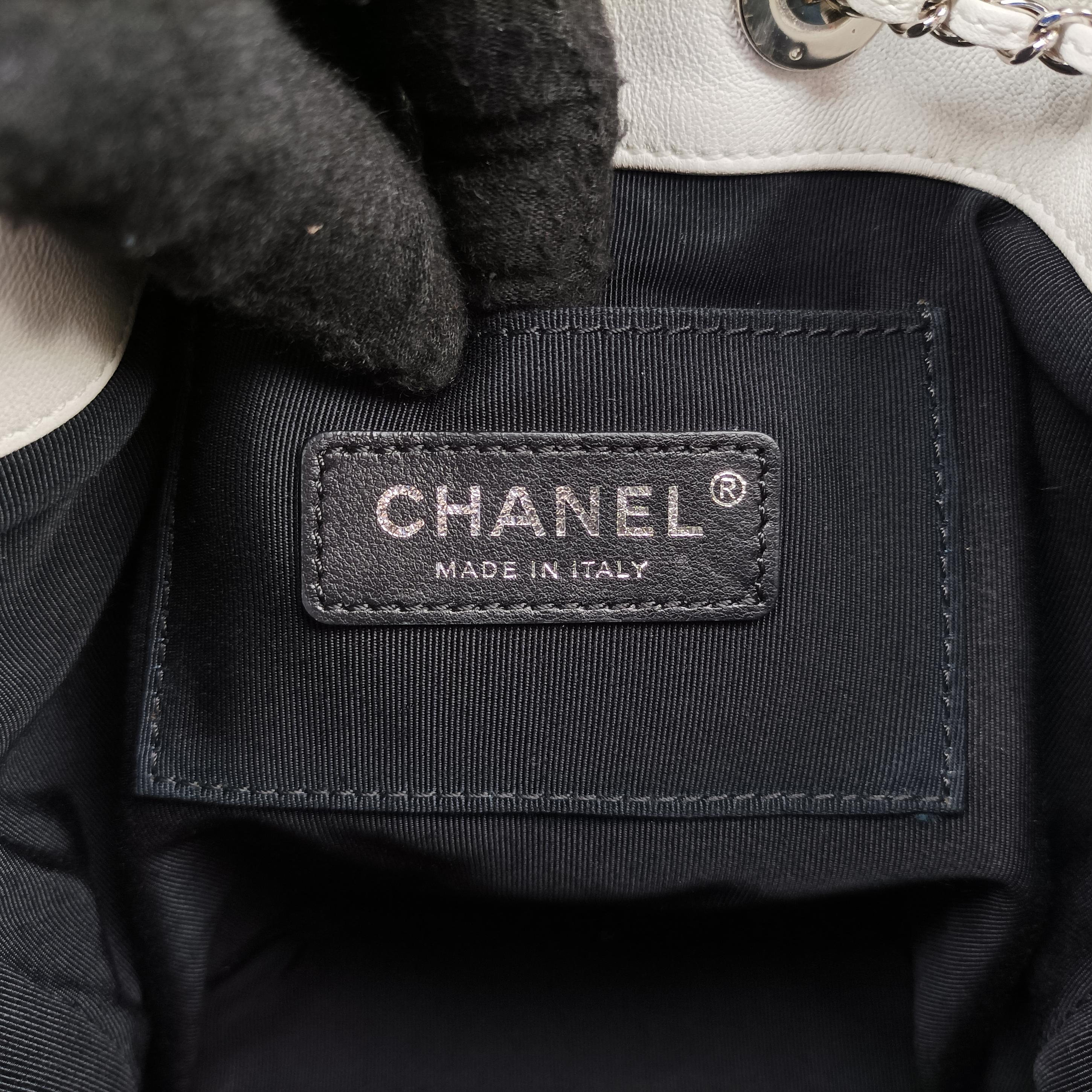 Pre-owned Chanel Drawstring Multicolour lambskin A93730 shoulderbag | stylenewstar