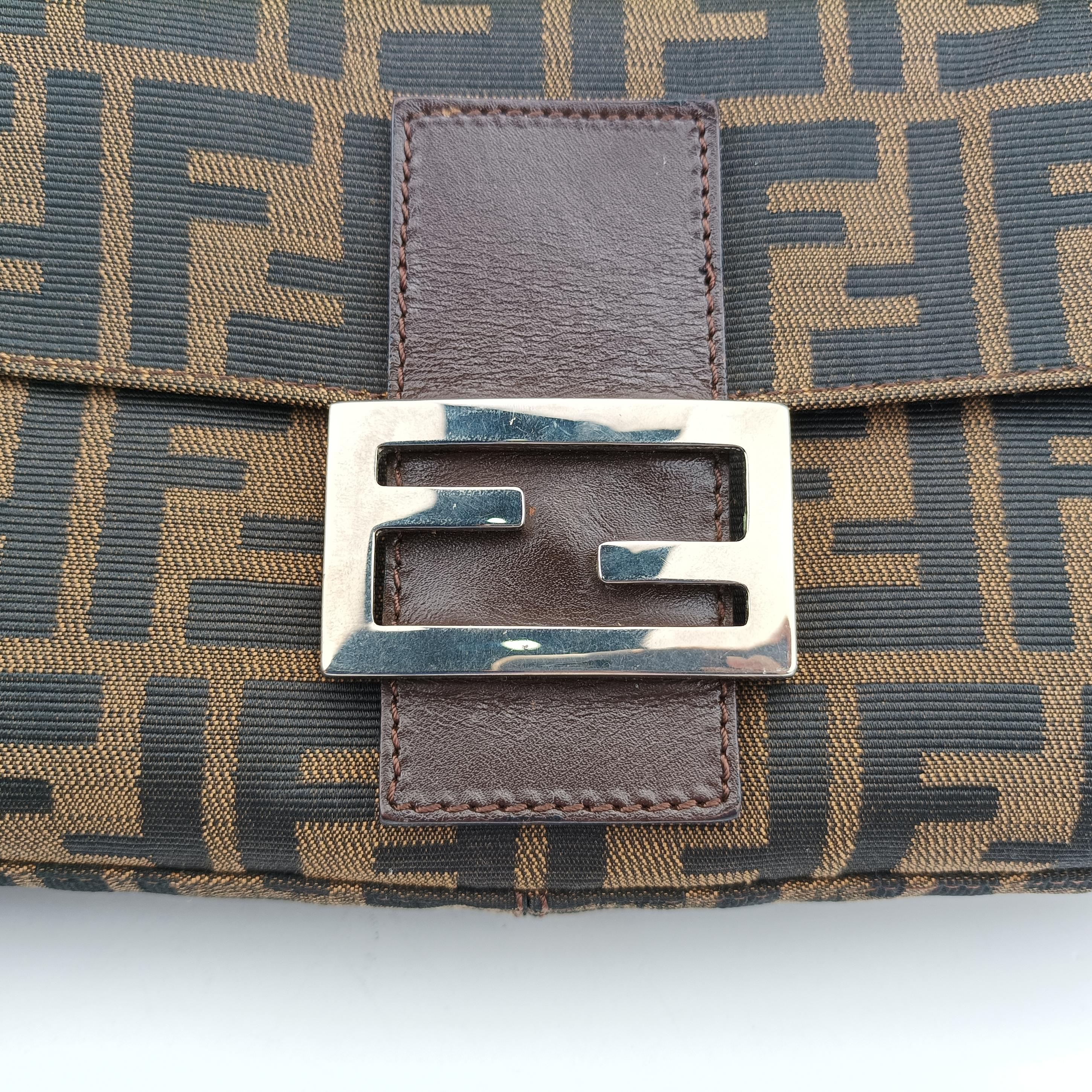 Pre-owned Fendi Baguette Brown canvas 26424 shoulderbag | stylenewstar