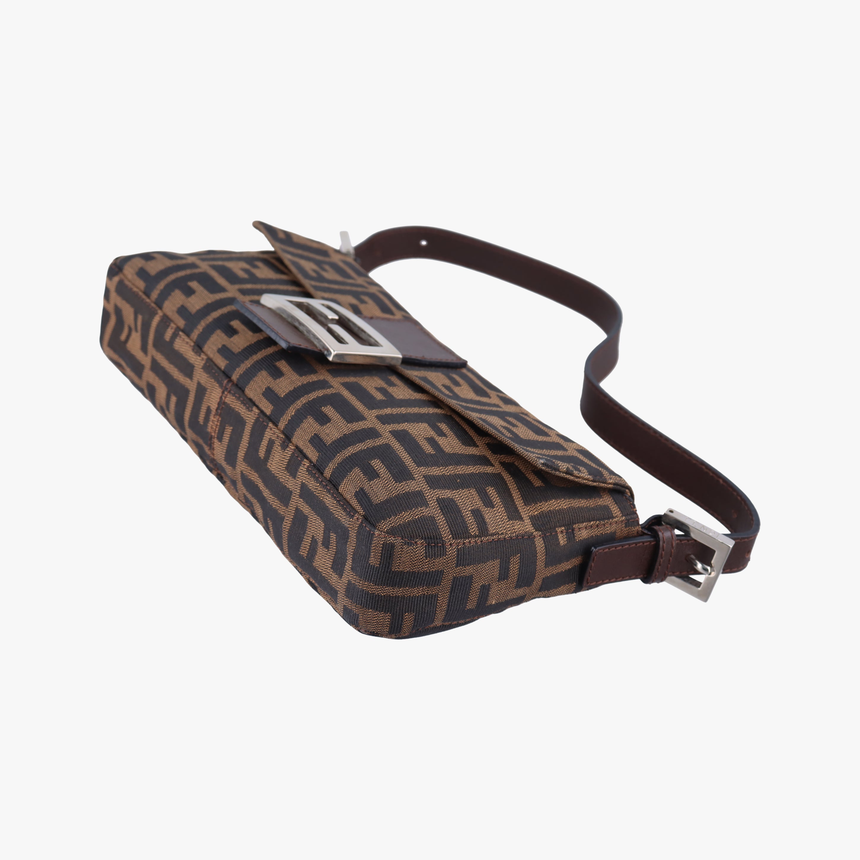 Pre-owned Fendi Baguette Brown canvas 26424 shoulderbag | stylenewstar