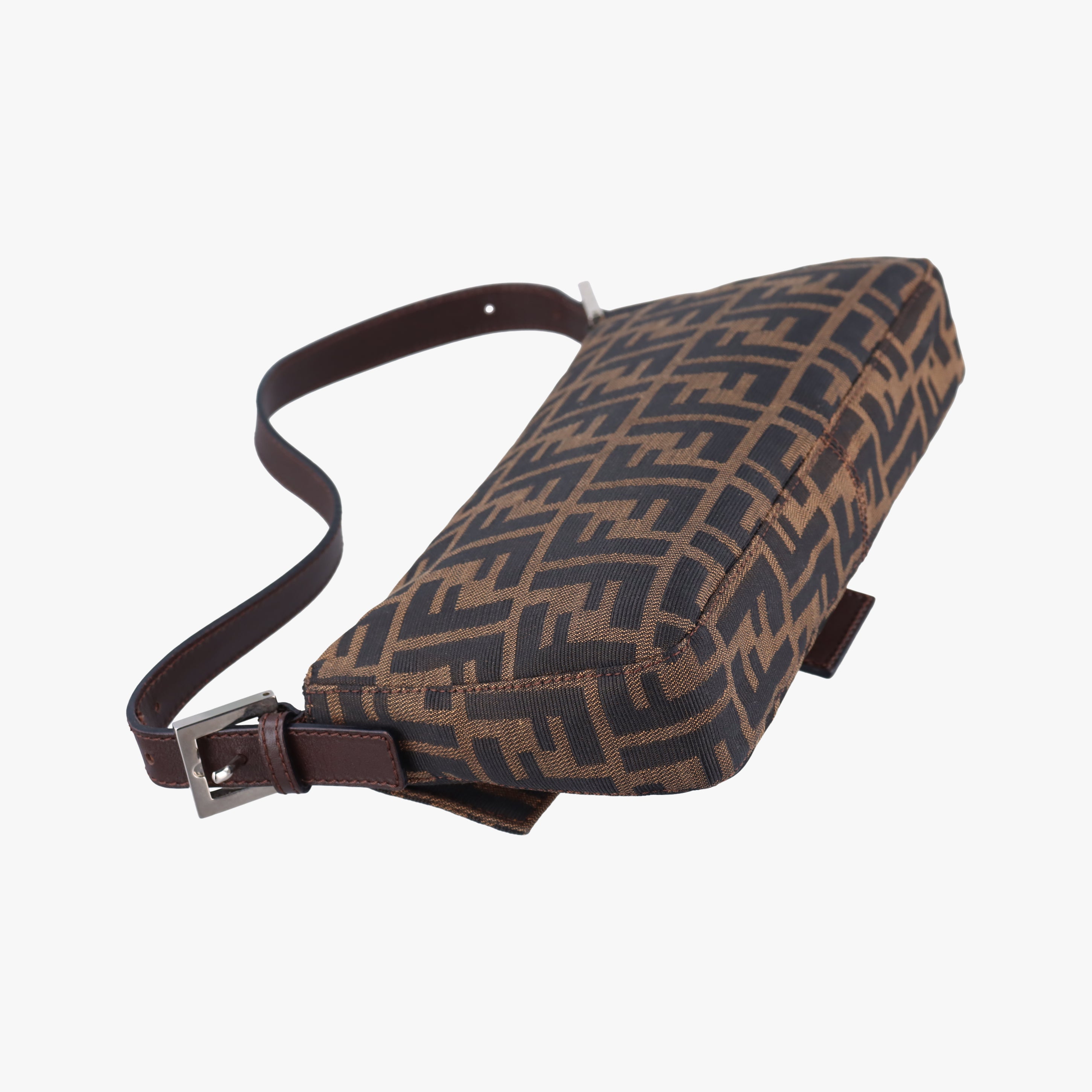 Pre-owned Fendi Baguette Brown canvas 26424 shoulderbag | stylenewstar