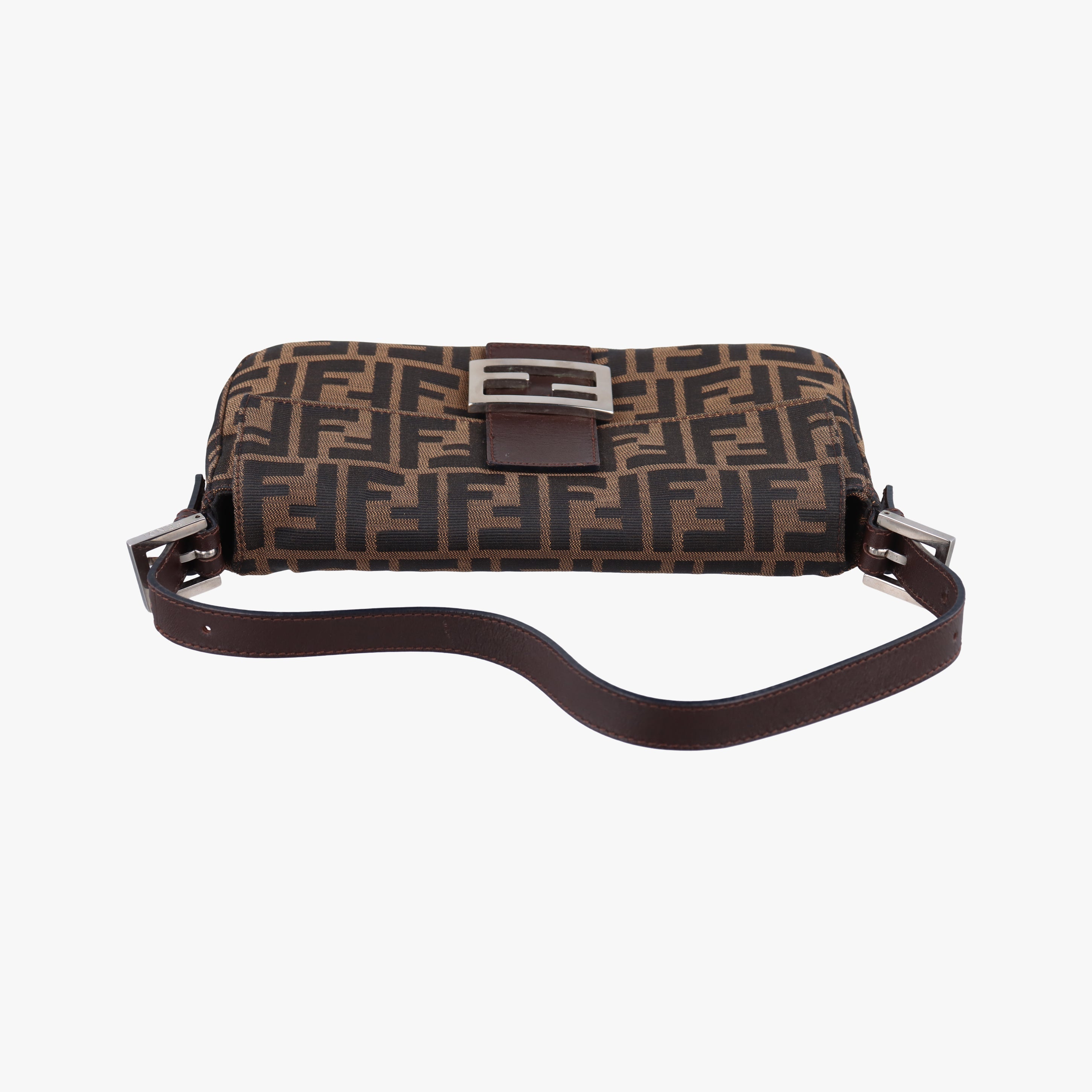 Pre-owned Fendi Baguette Brown canvas 26424 shoulderbag | stylenewstar